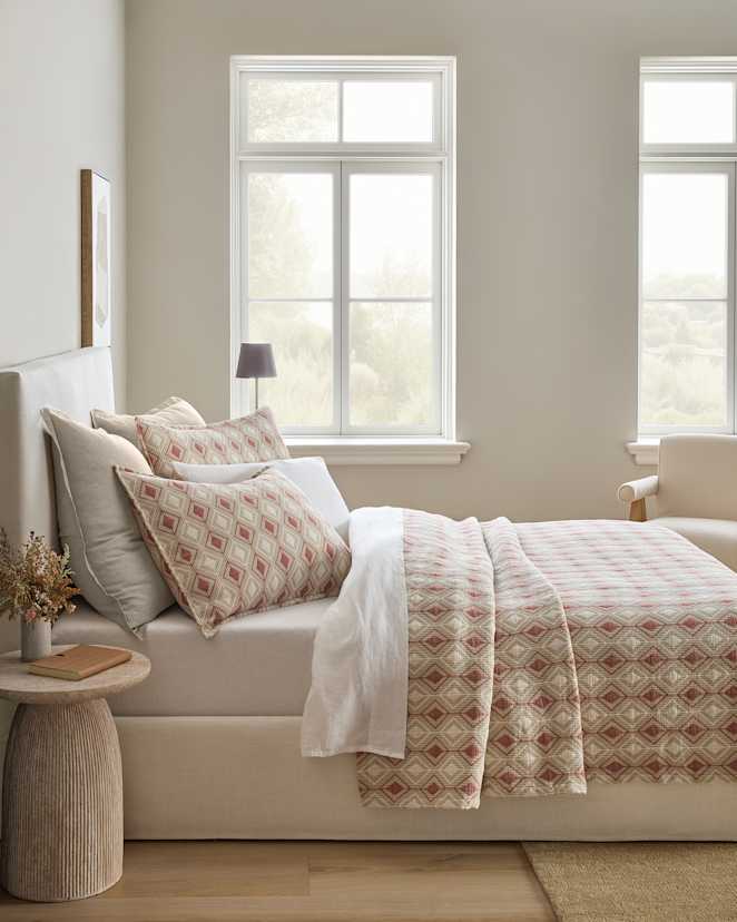 U-BEDD-594-MAHOGGEO-0163 EDITED
