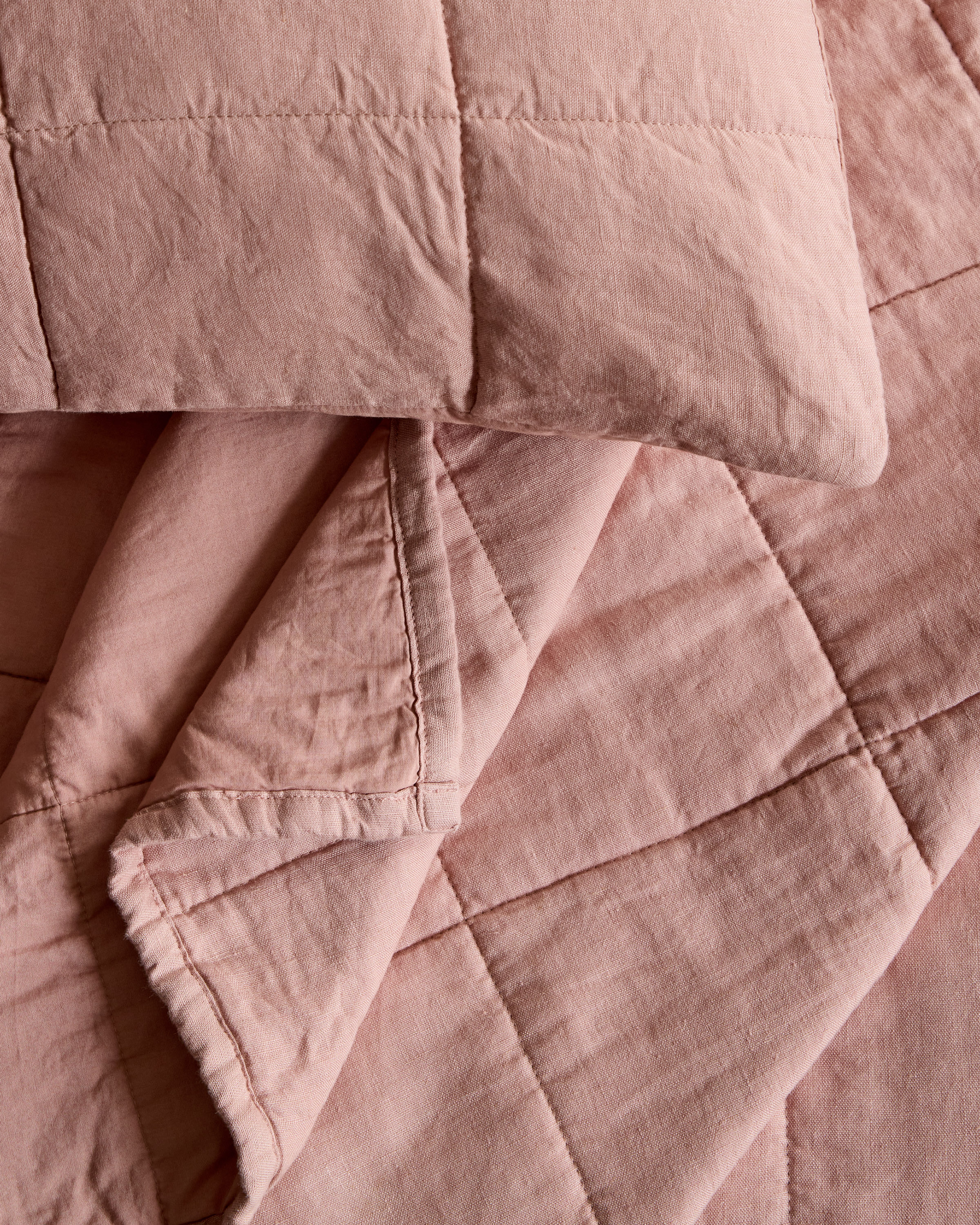 Lightweight European Linen Box Quilt Set in Dusty Mauve