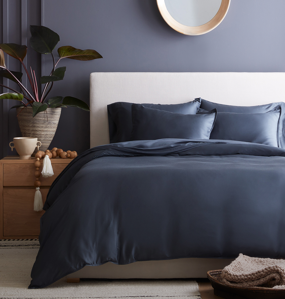 dark tones product carousel image - desktop