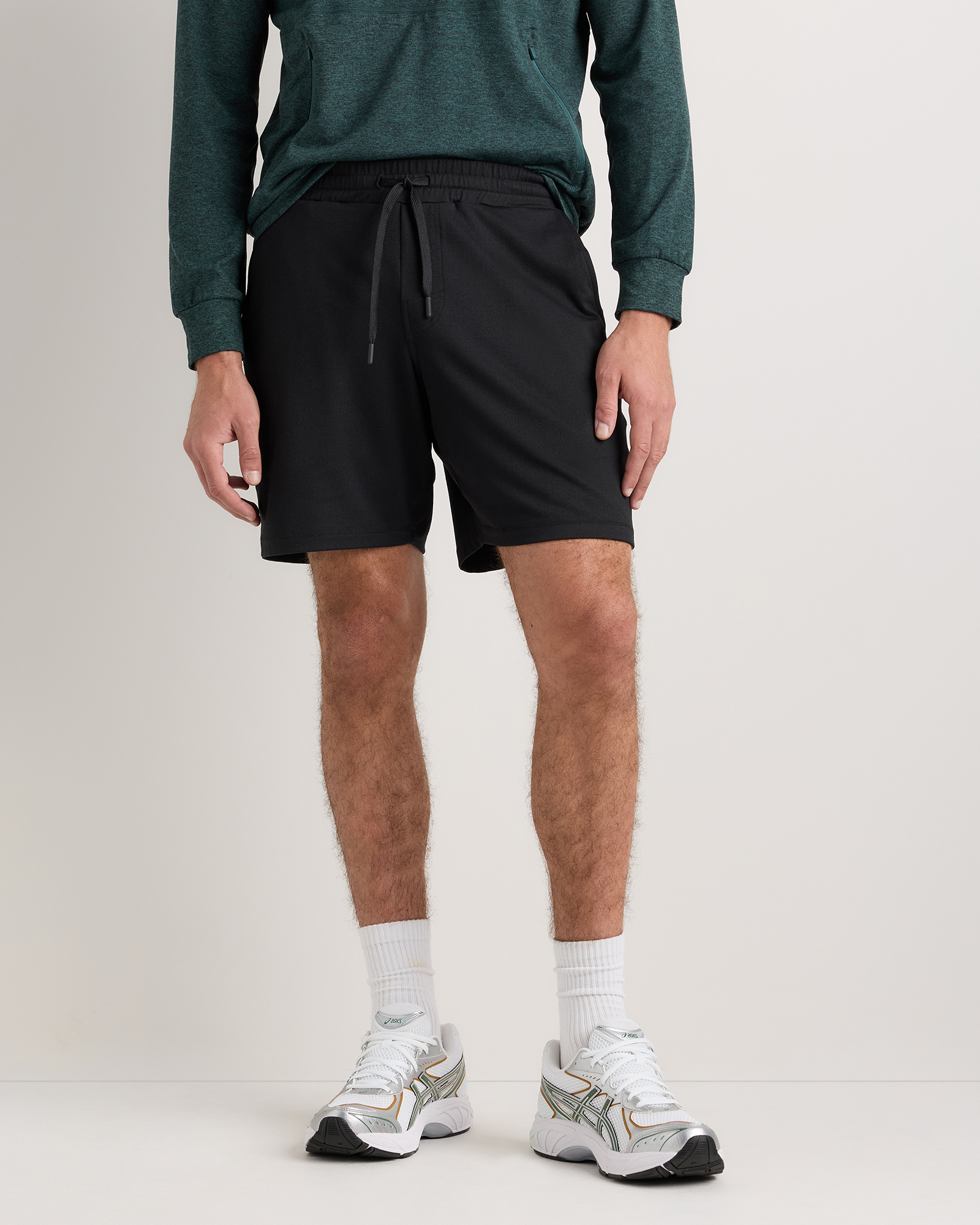 Black Flowknit Performance Shorts - 7.5"