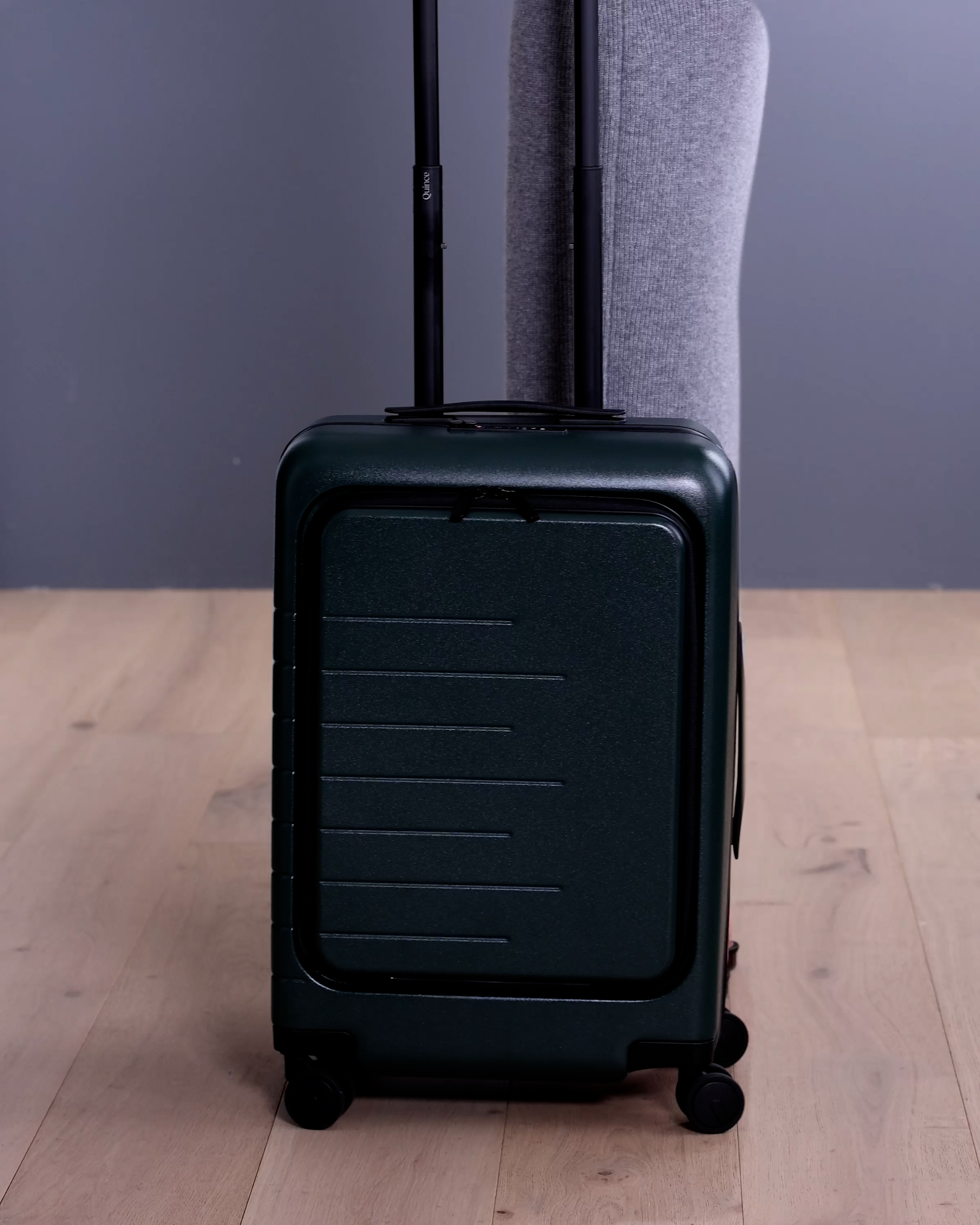 luggage 3.00 00 55 20.Still0012