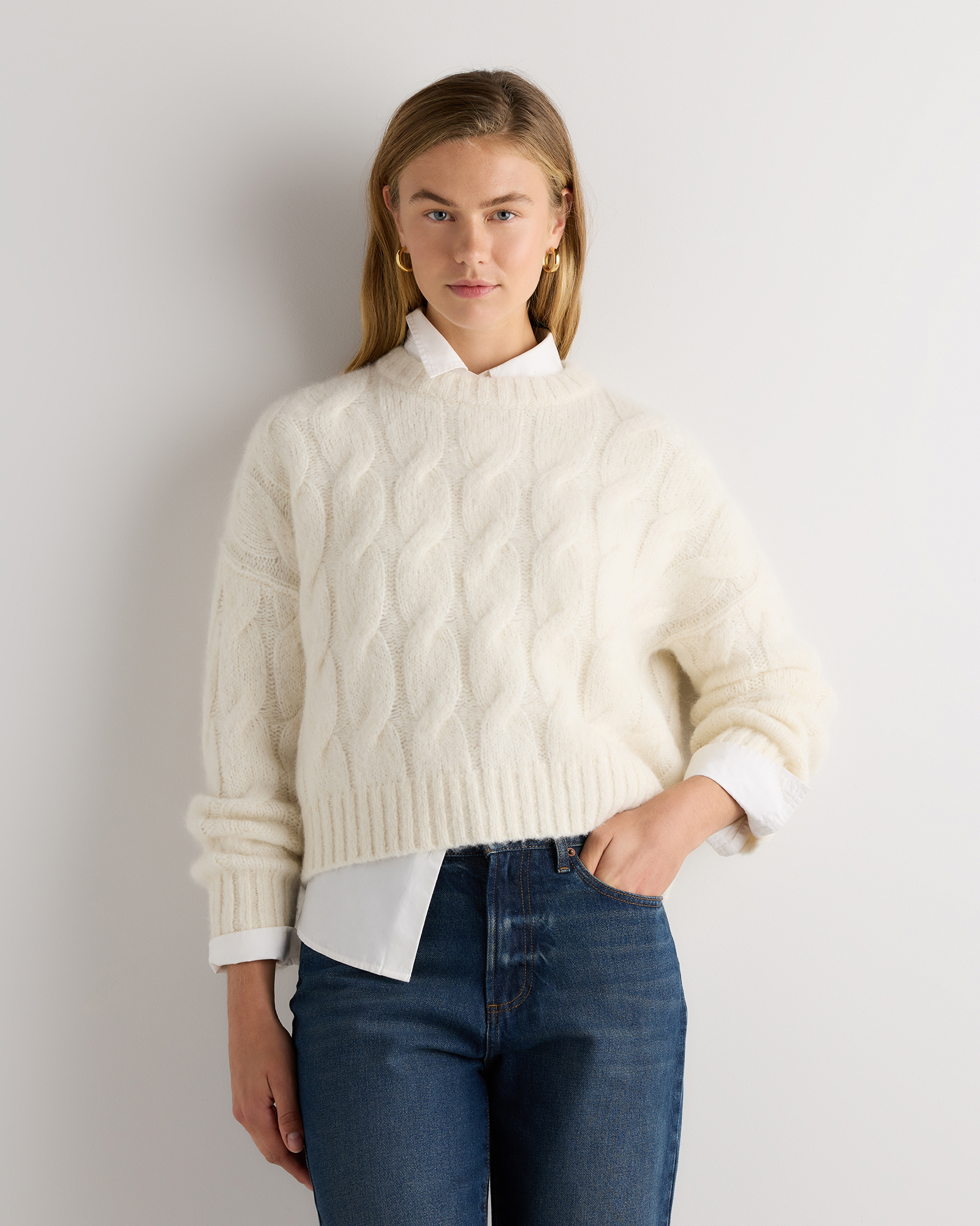 Ecru Mist Ivory Lofty Baby Alpaca Relaxed Cropped Cable Crewneck