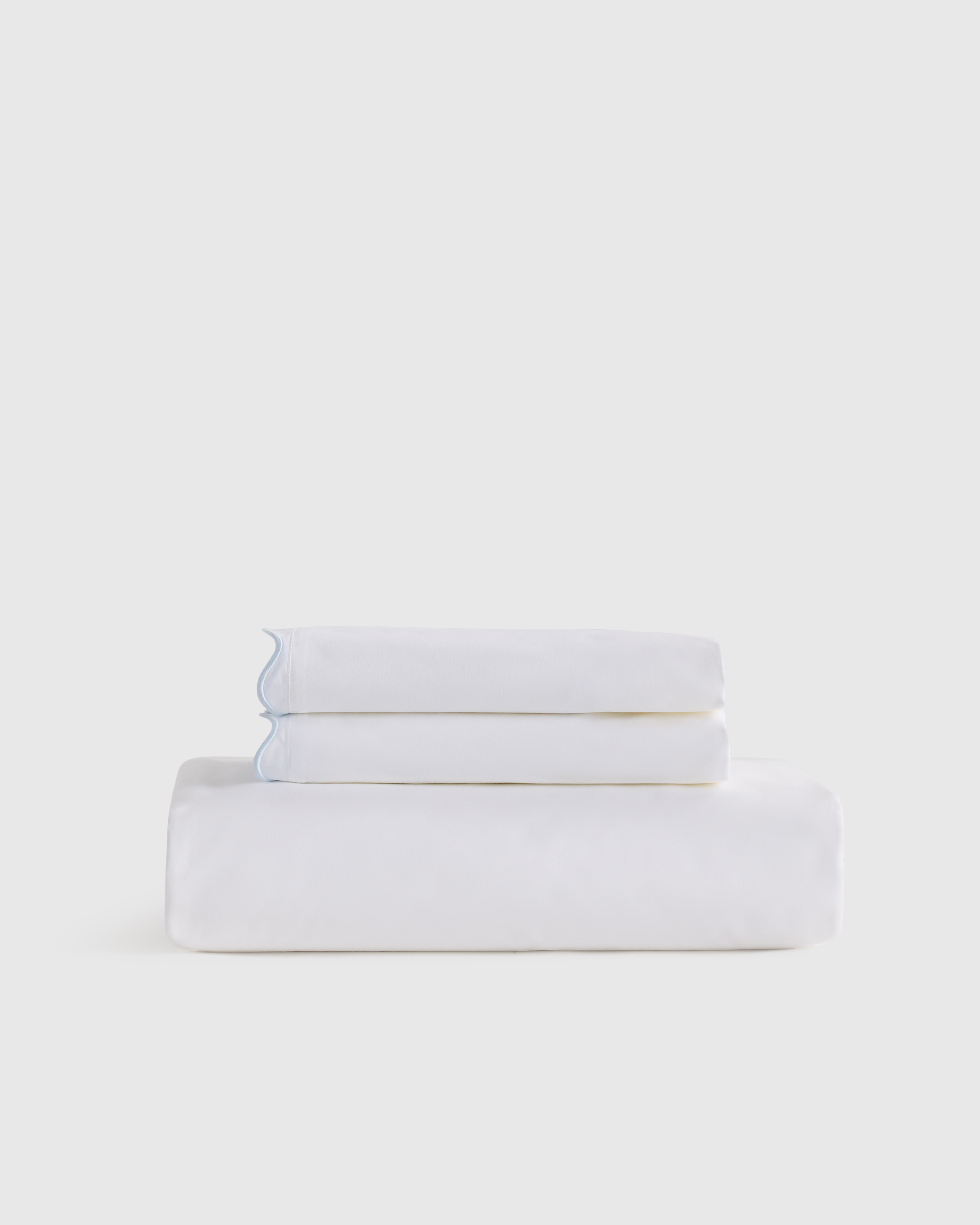 White/Mist Classic Organic Percale Scallop Fitted Sheet Set
