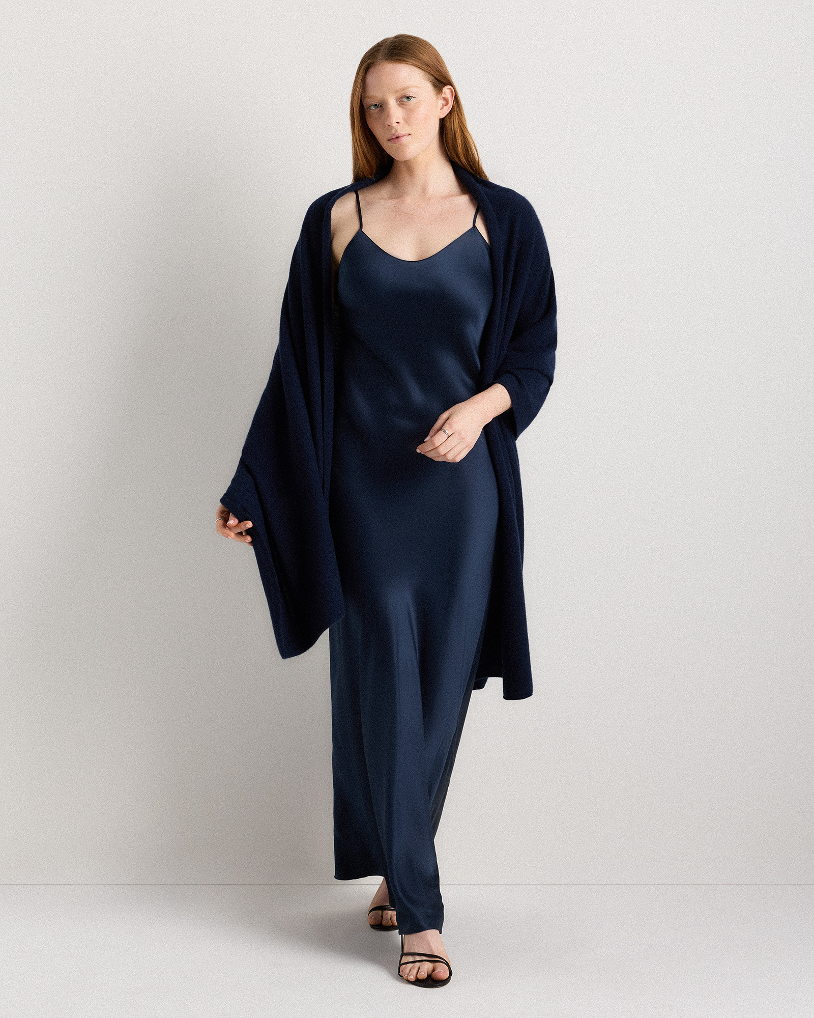 Quince Women's Mongolian Cashmere Wrap In Blue