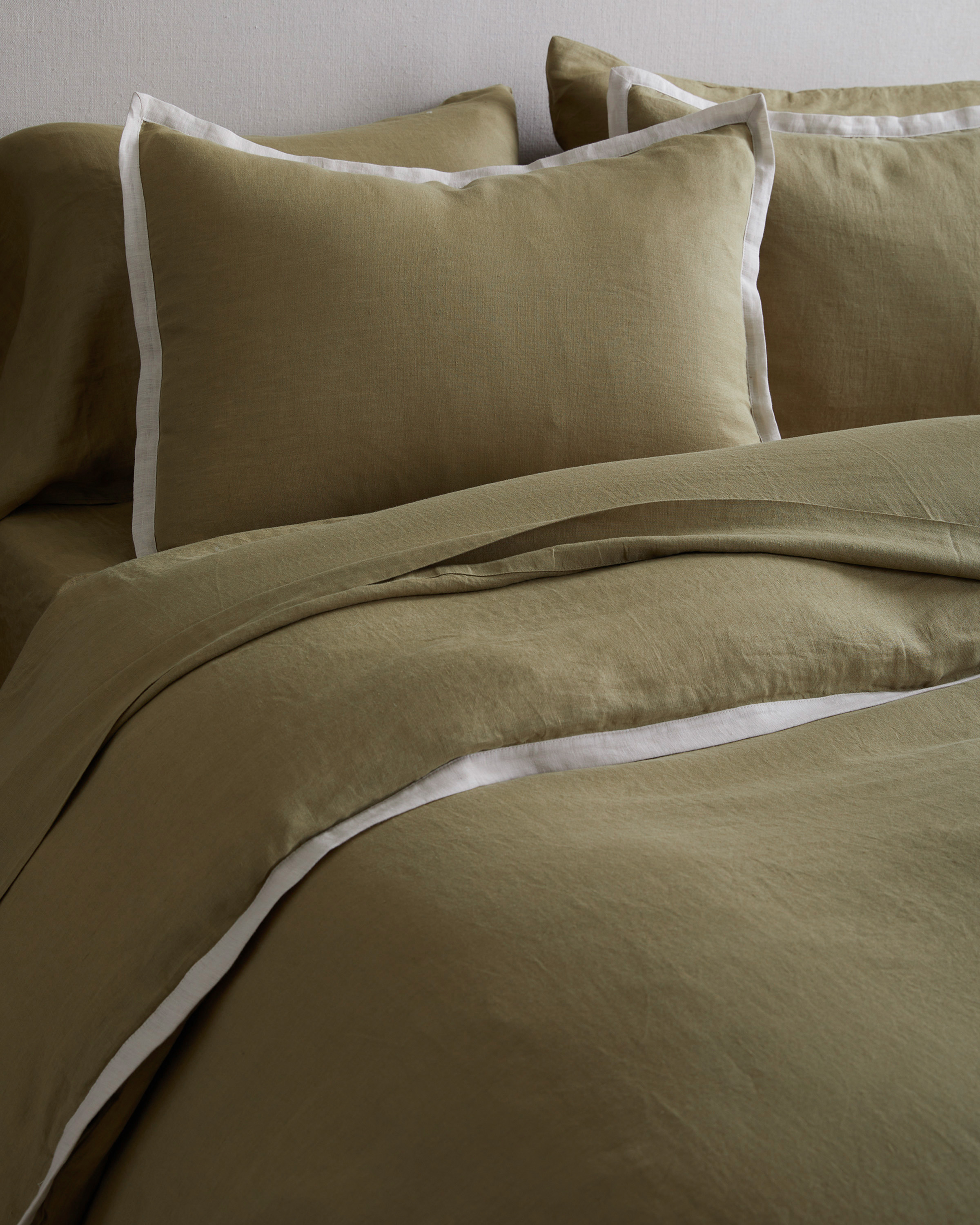 Aloe/Sand European Linen Contrast Flange Sham Set