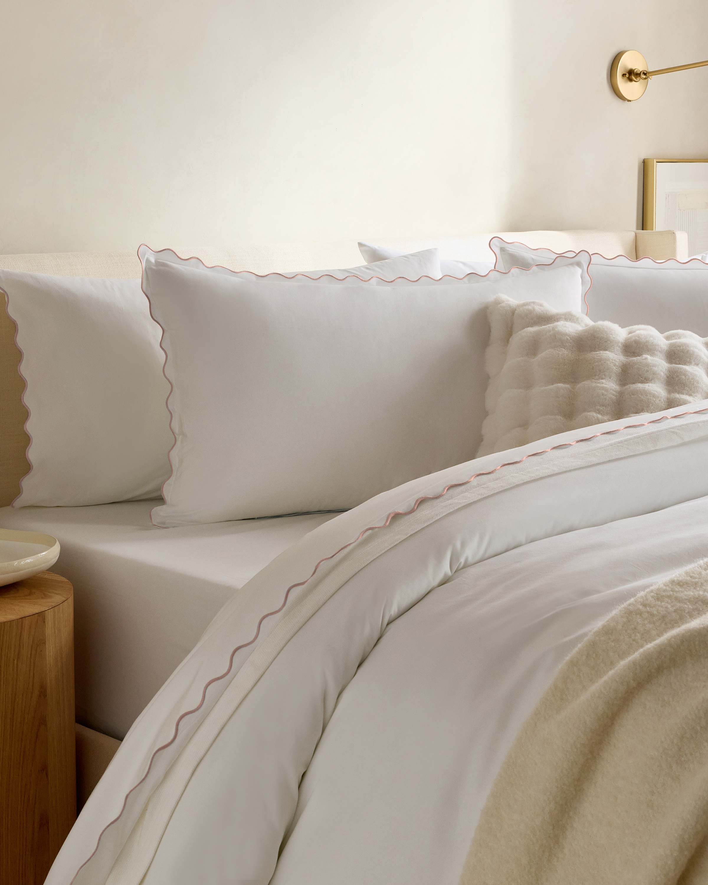 White/Rose Classic Organic Percale Scallop Sham Set