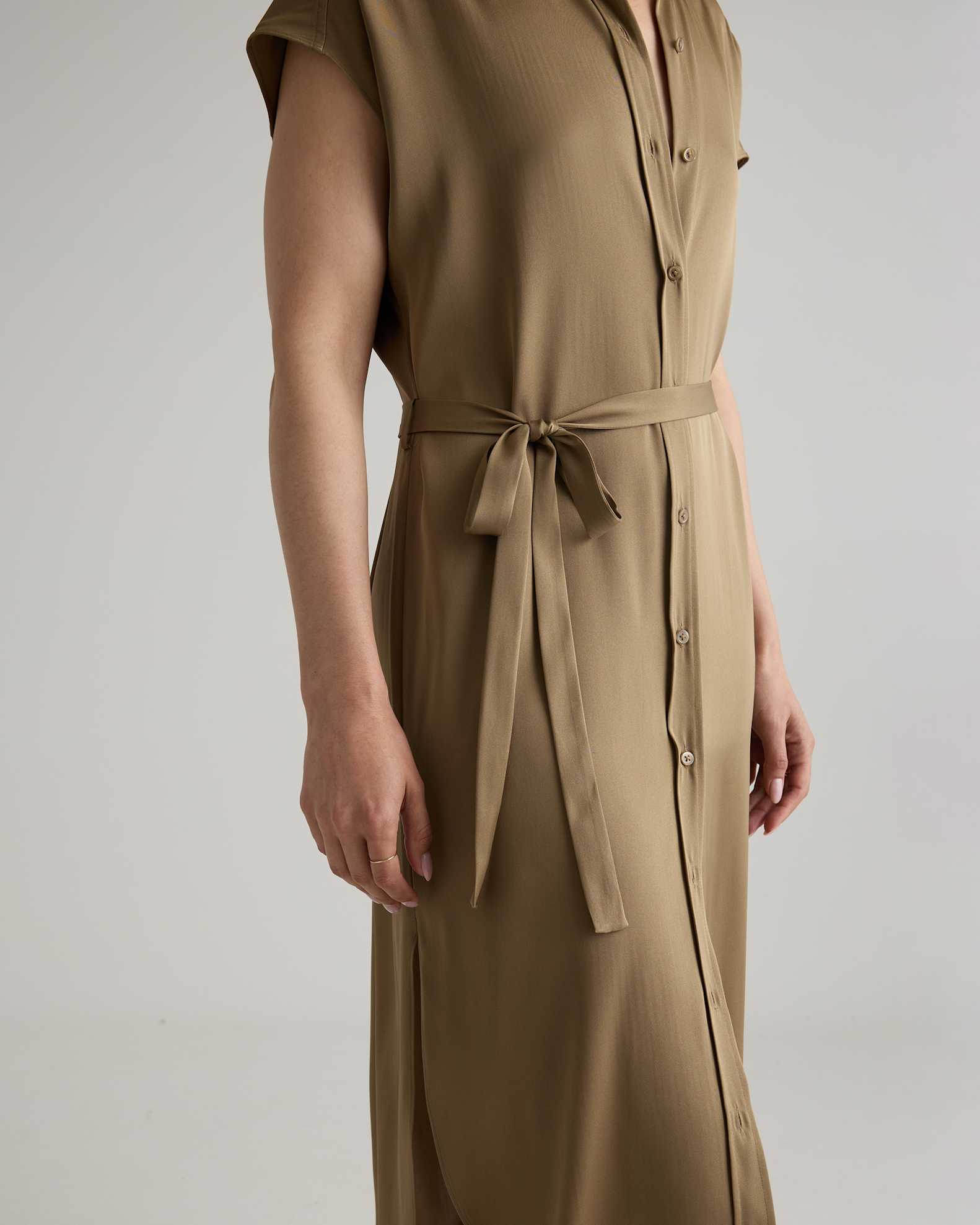 Quince Women's Washable Stretch Silk Midi Shirt Dress, Dogwood Color, Medium size, Mulberry Silk Material Quince Women's Washable Stretch Silk Midi Shirt Dress, Dogwood Color, Medium size, Mulberry Silk Material
