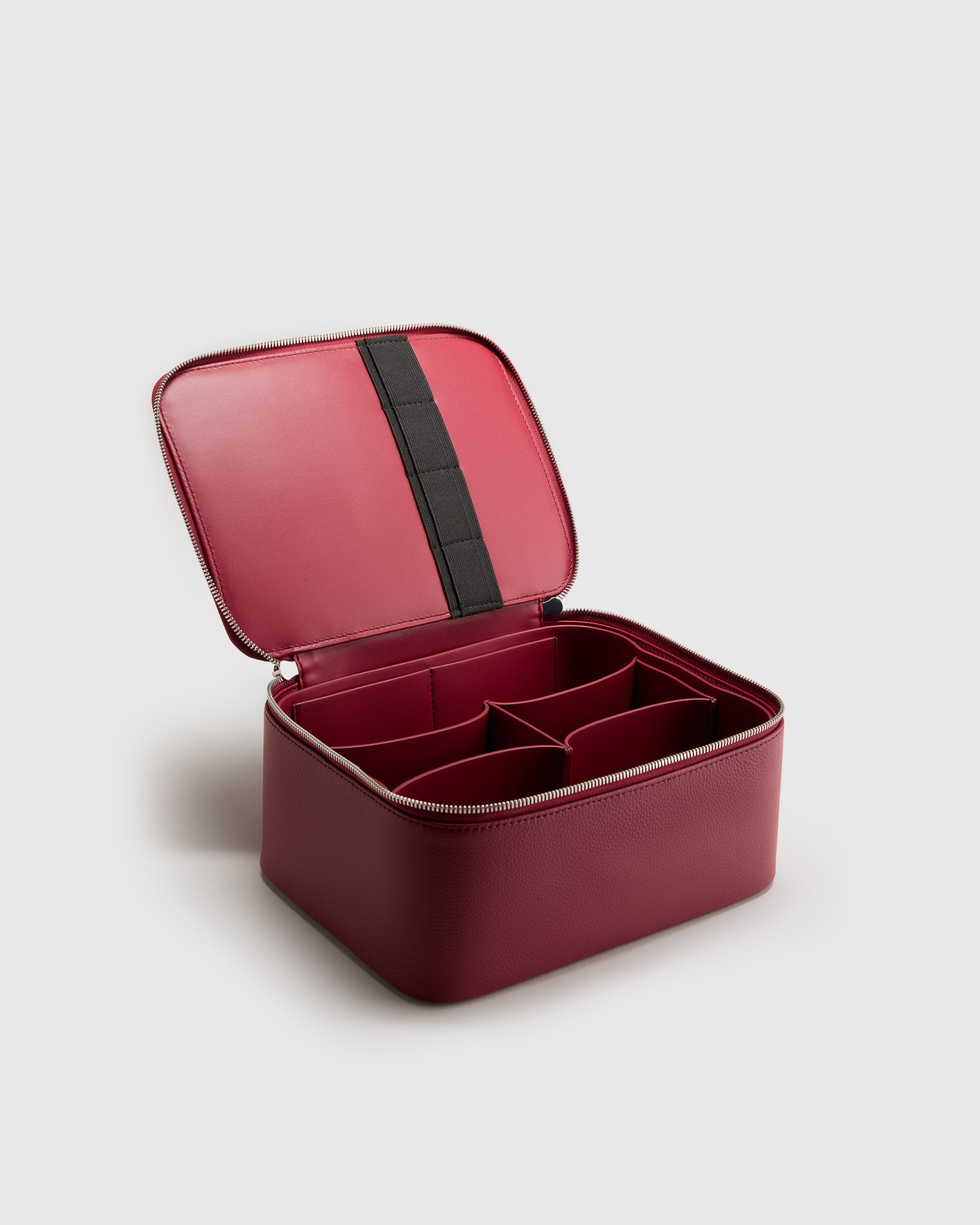 Italian Leather Travel Cosmetic CaItalian Leather Travel Cosmetic CaSE garnet red 45842 EDITED