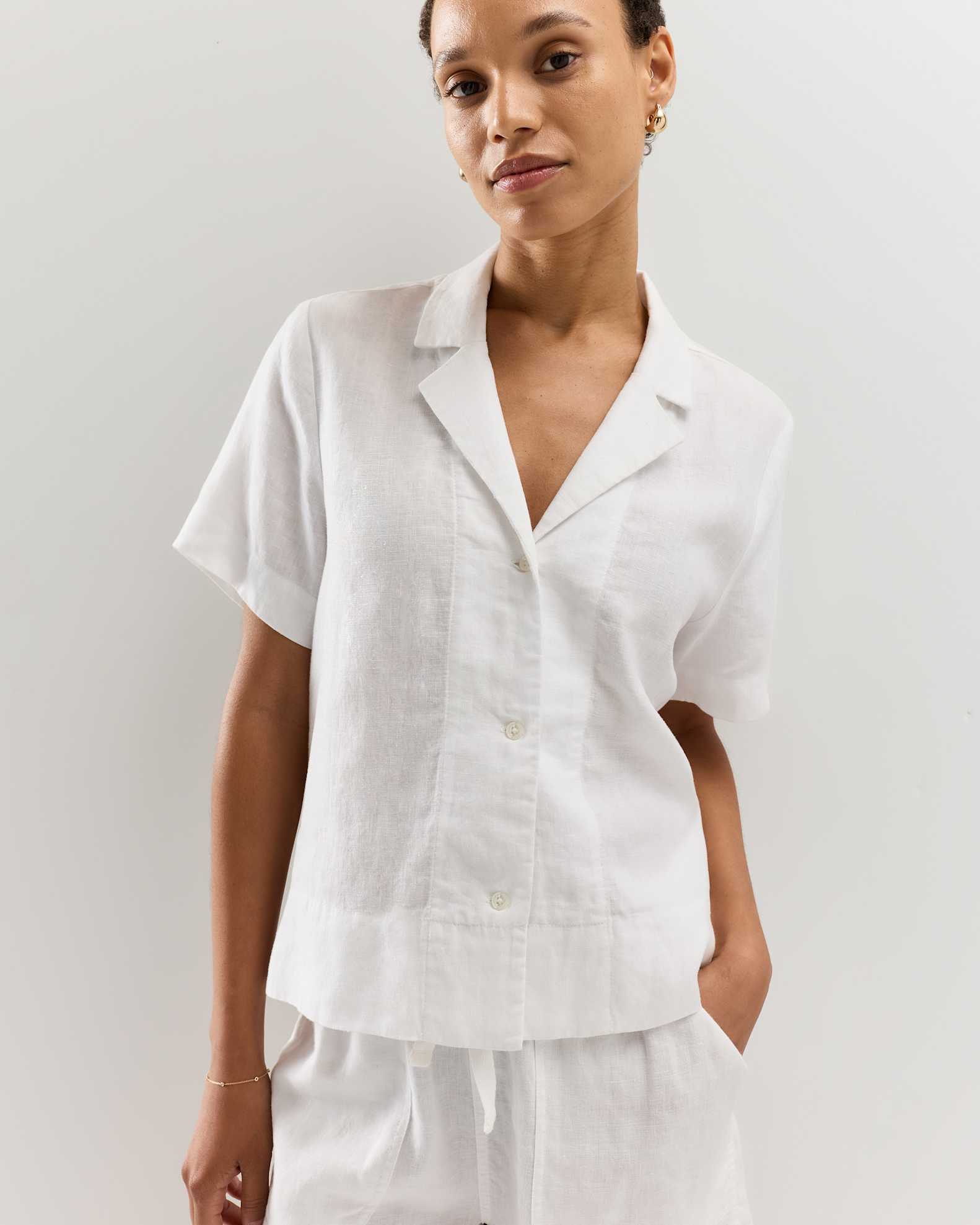 Women's Short Sleeve Shirt in White, Size Medium, Linen by Quince Women's Short Sleeve Shirt in White, Size Medium, Linen by Quince