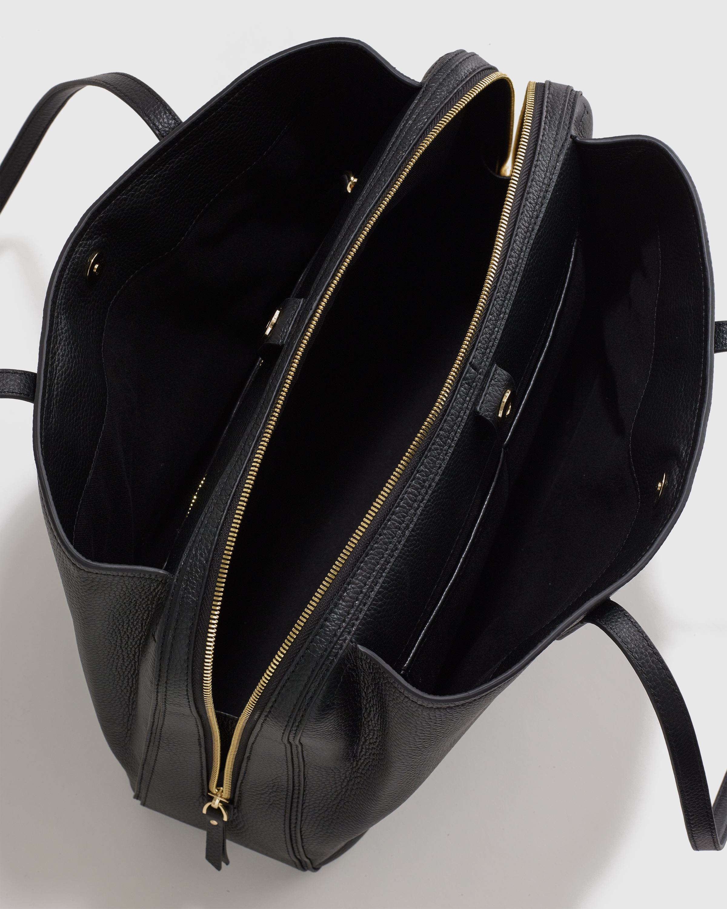 Coach Vintage 101-40 Black Leather Tote Italian Leather