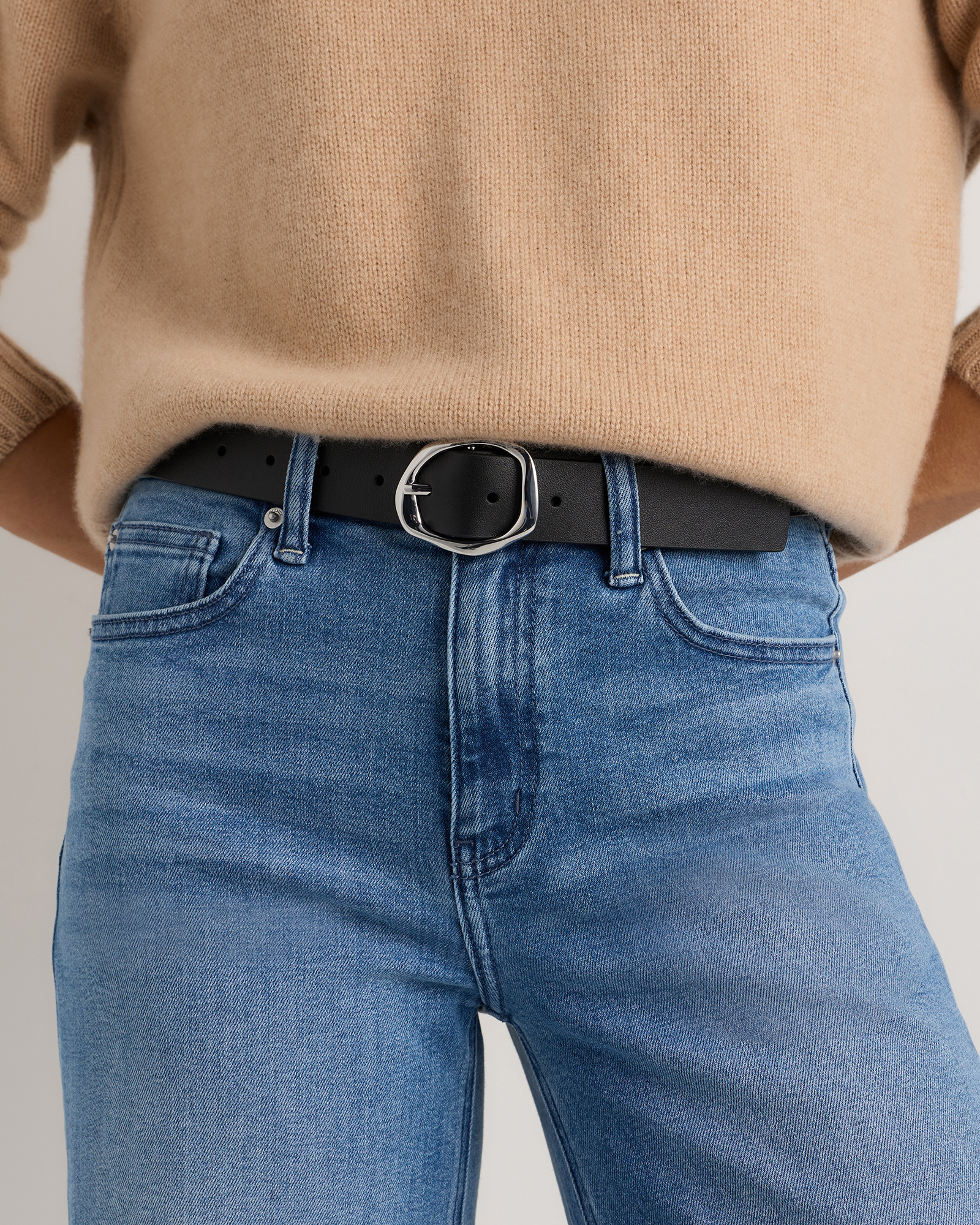 zoe  Roller belt / silver × black Zoe Sculptural European Leather Belt in Black/Silver