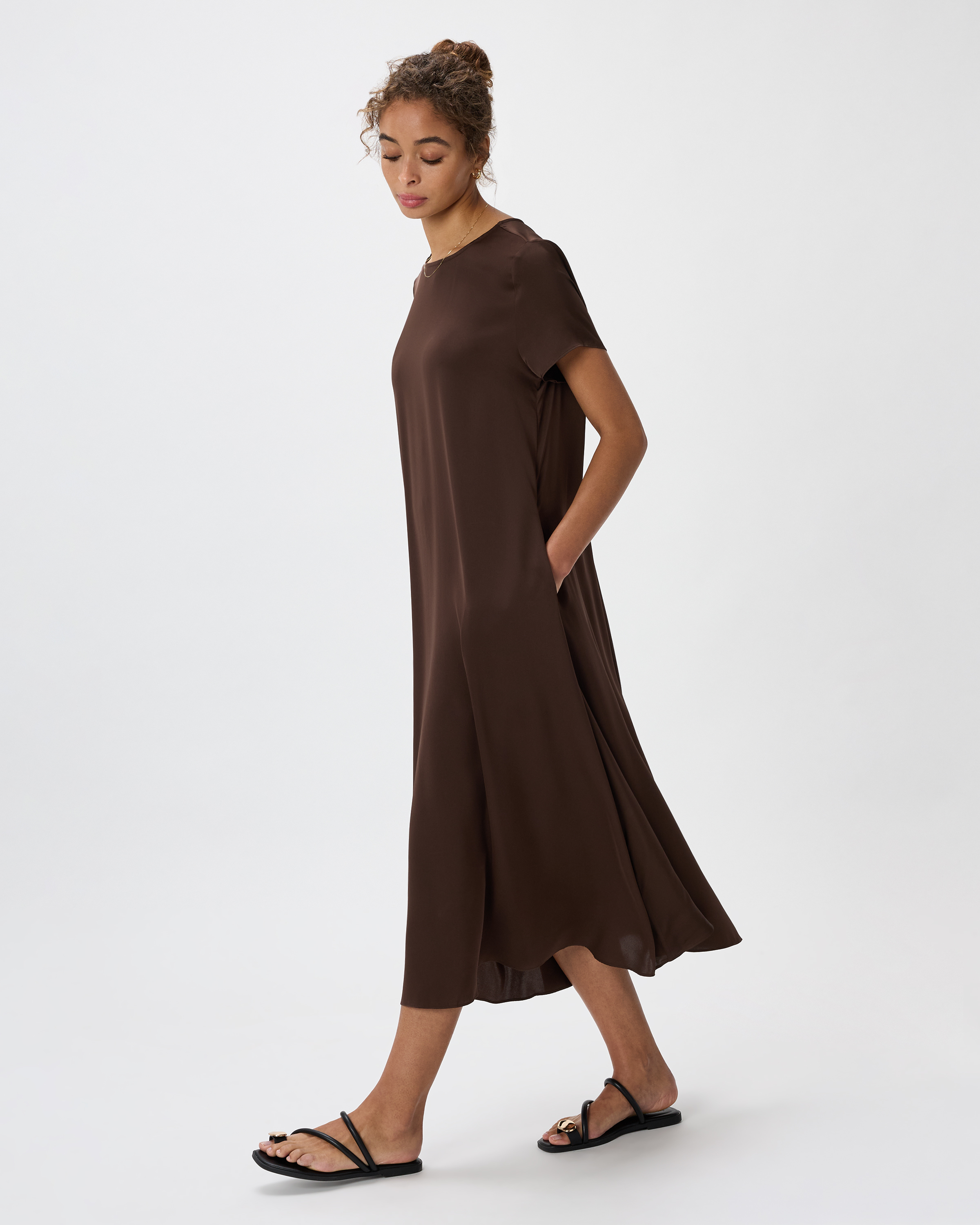 Women's Washable Stretch Silk Voluminous Maxi Dress in Hot Fudge, Size XS by Quince