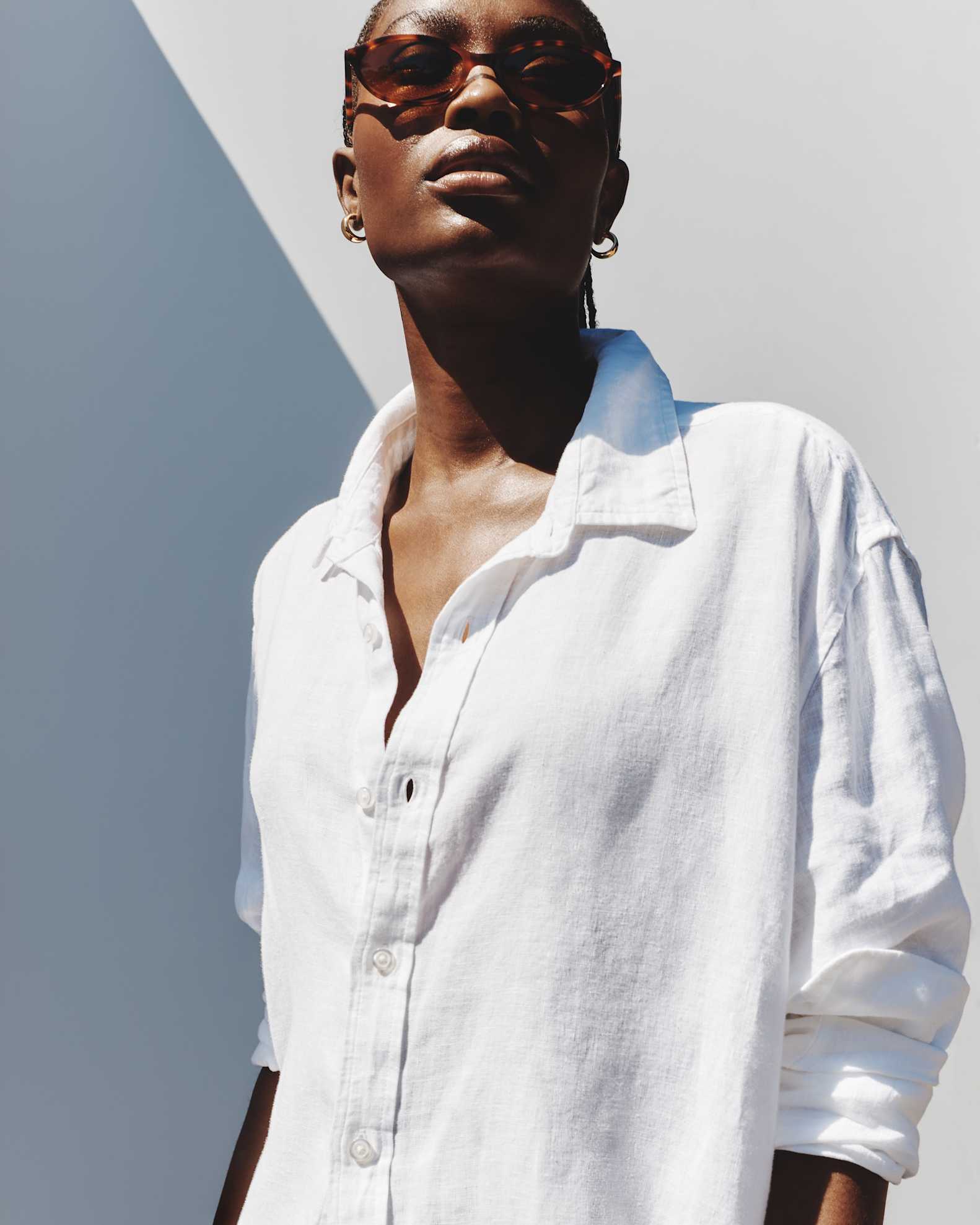 woman white dress shirt Best, Fitted For Women Contouring side seams Business White Shirt (Women) -