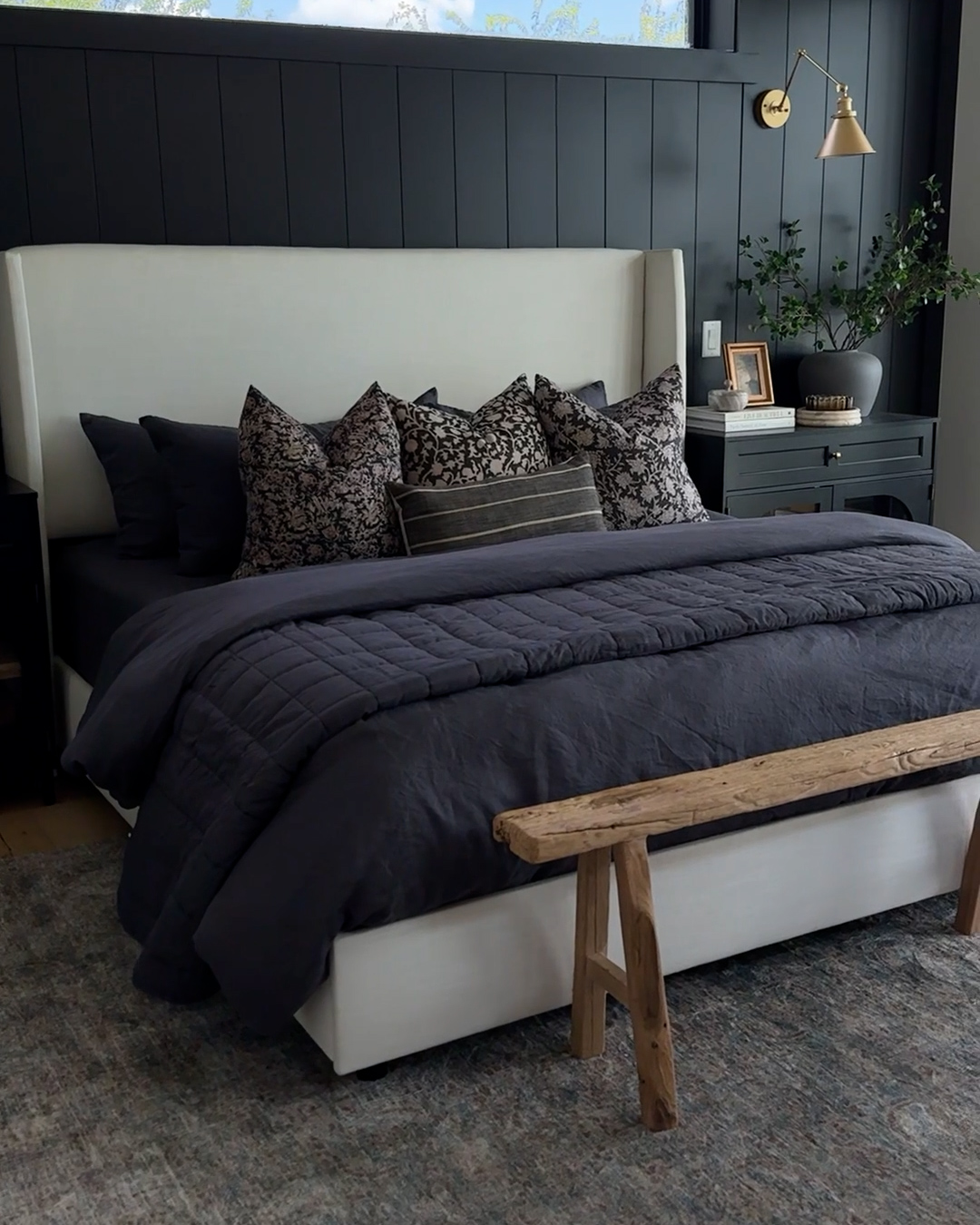 European Linen Deluxe Bedding Bundle - PDP Video Thumbnail (Charcoal, 4x5)