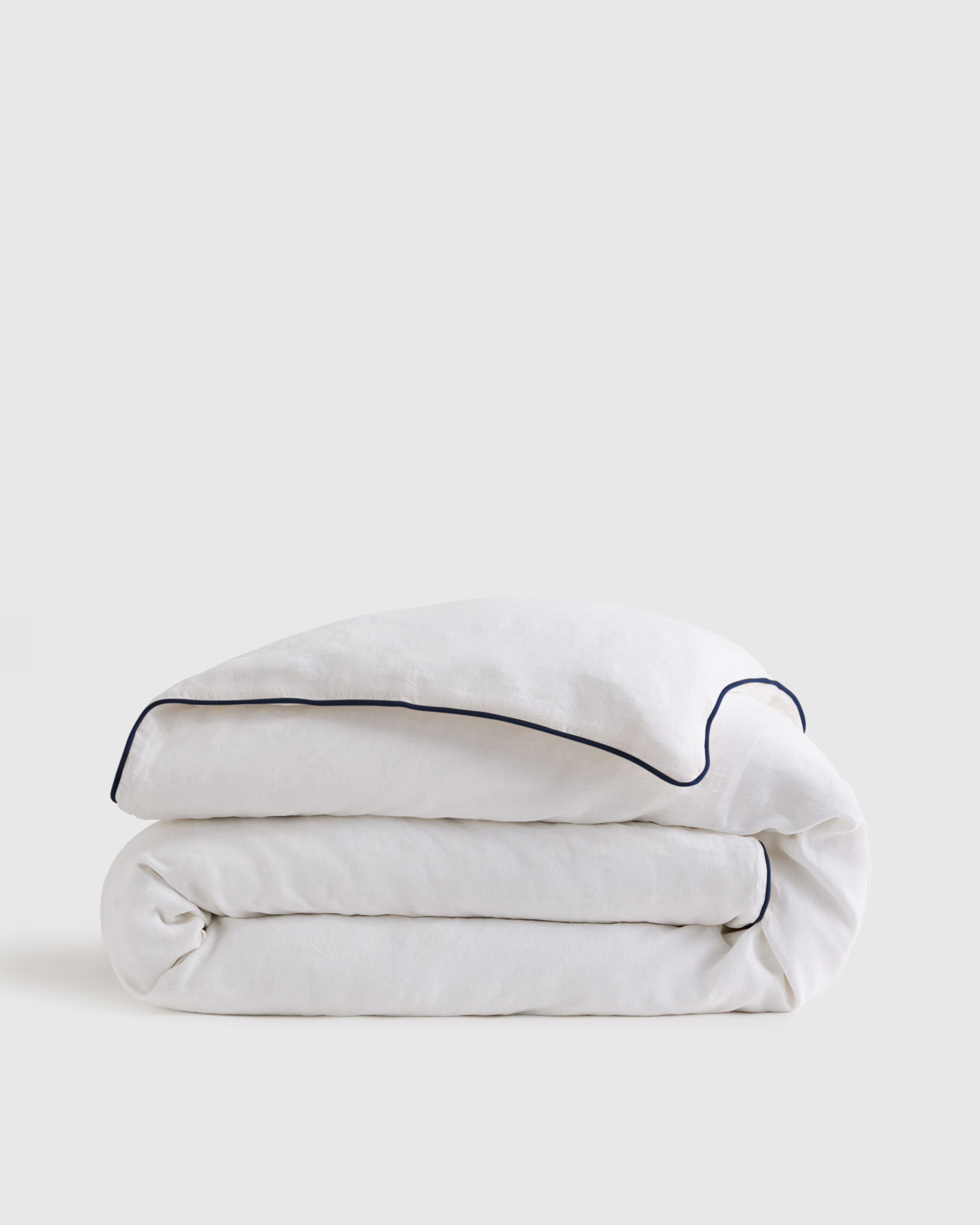 White/Navy European Linen Piped Duvet Cover