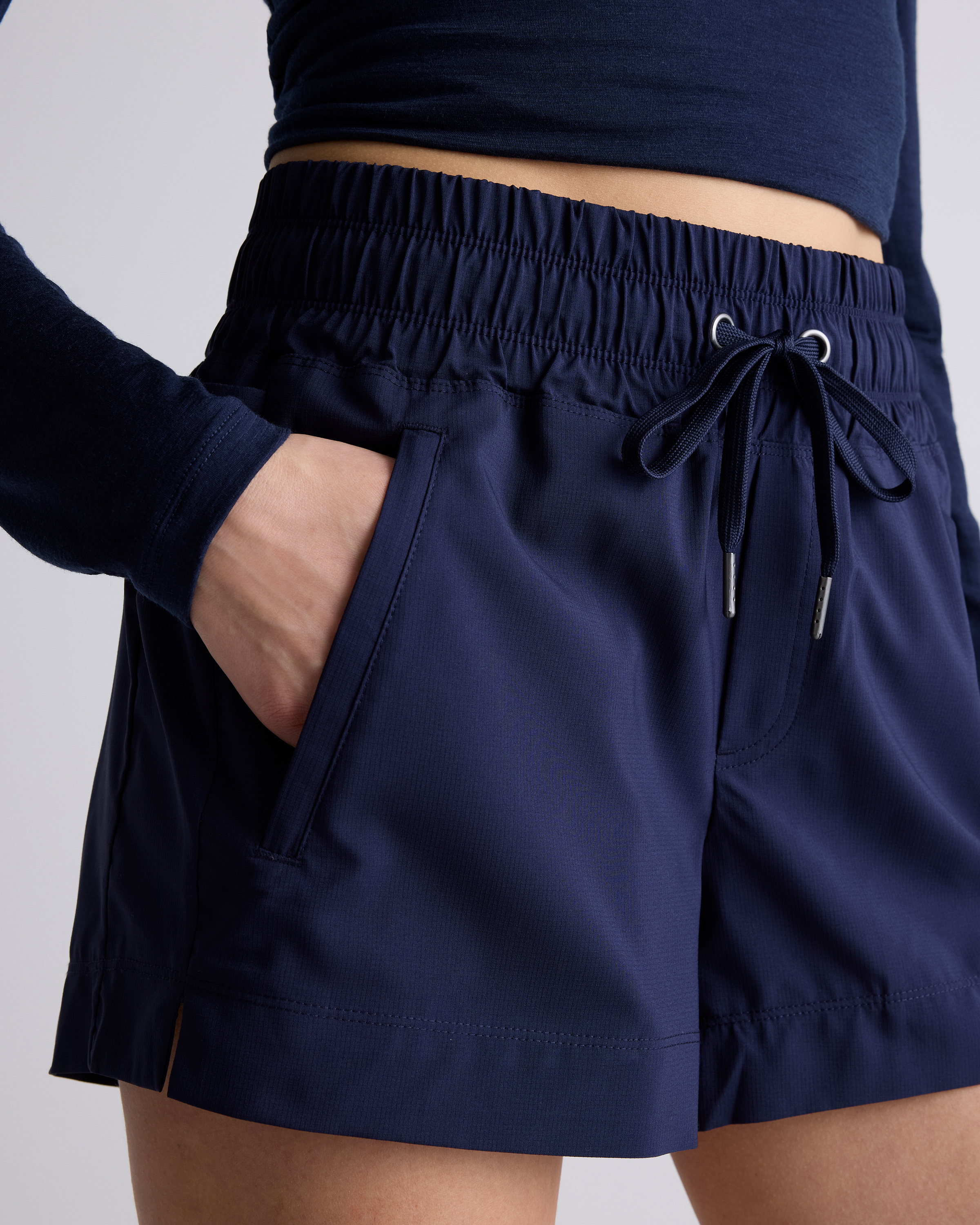 Micro Ripstop Mid-Rise Hike Short in Deep Navy