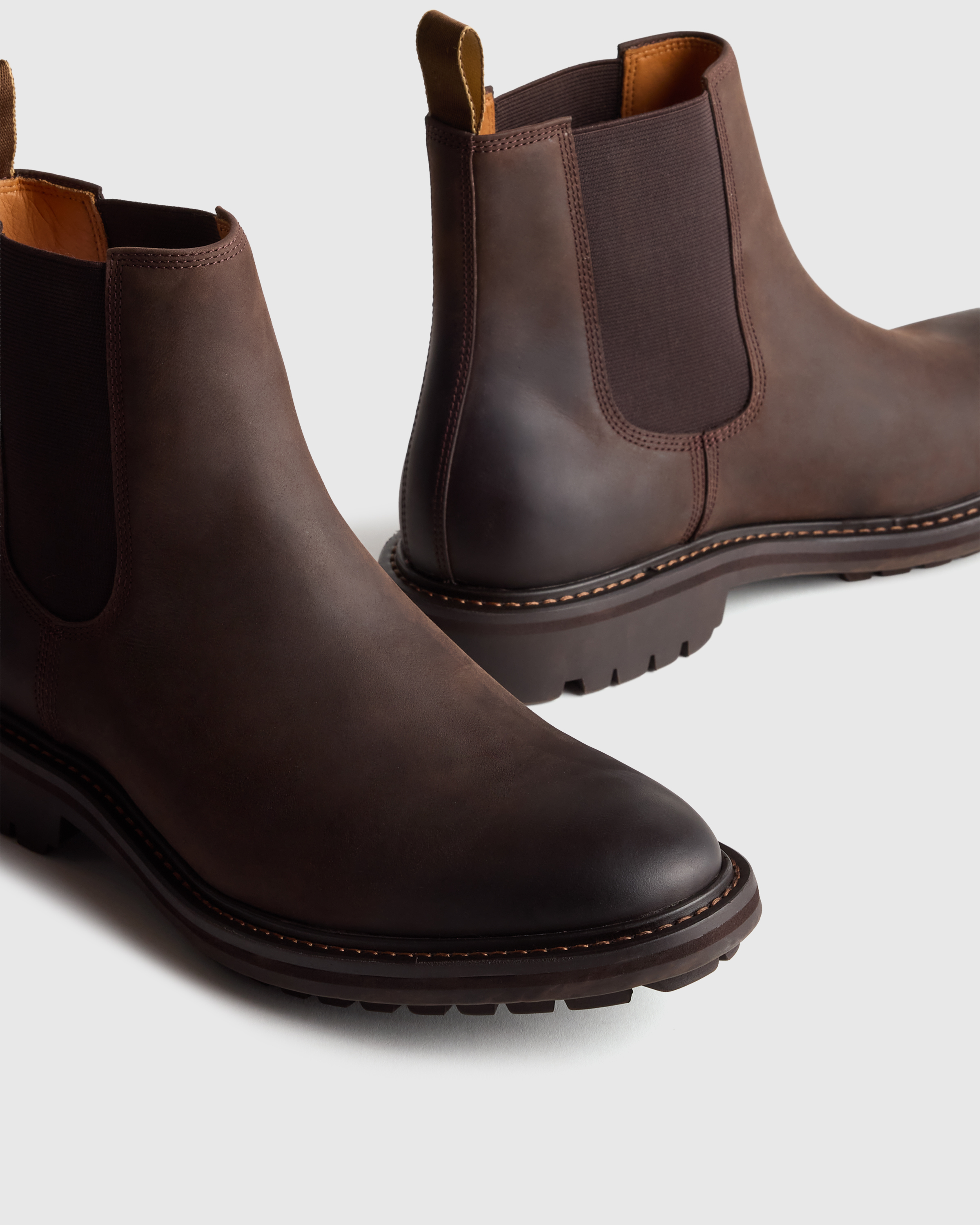 NIB Quince Men’s Rugged Leather Lug Sole Chelsea Boots Brown Size 8 Rugged Leather Lug Sole Chelsea Boot in Brunette main image 2