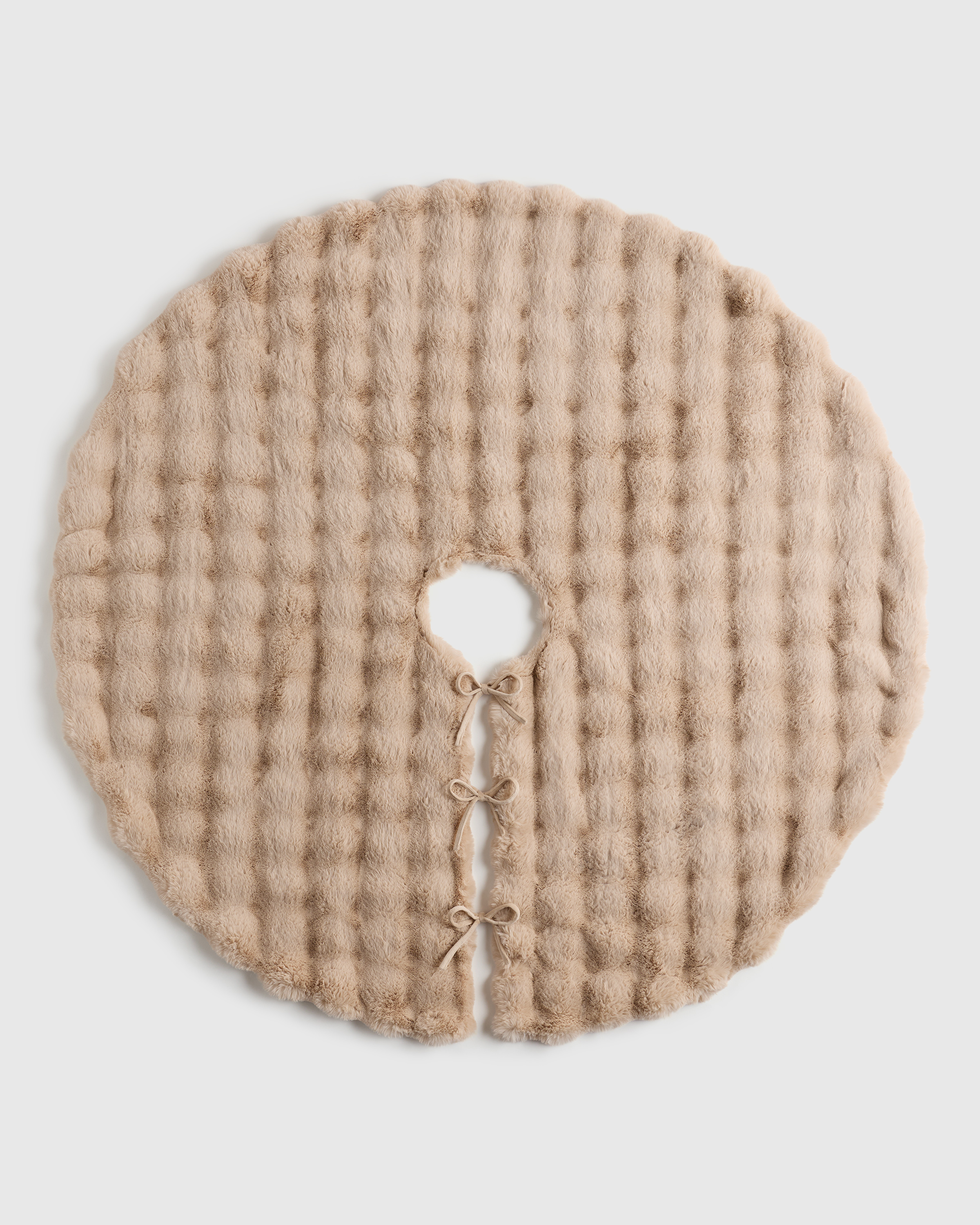 Latte Faux Fur Tree Skirt