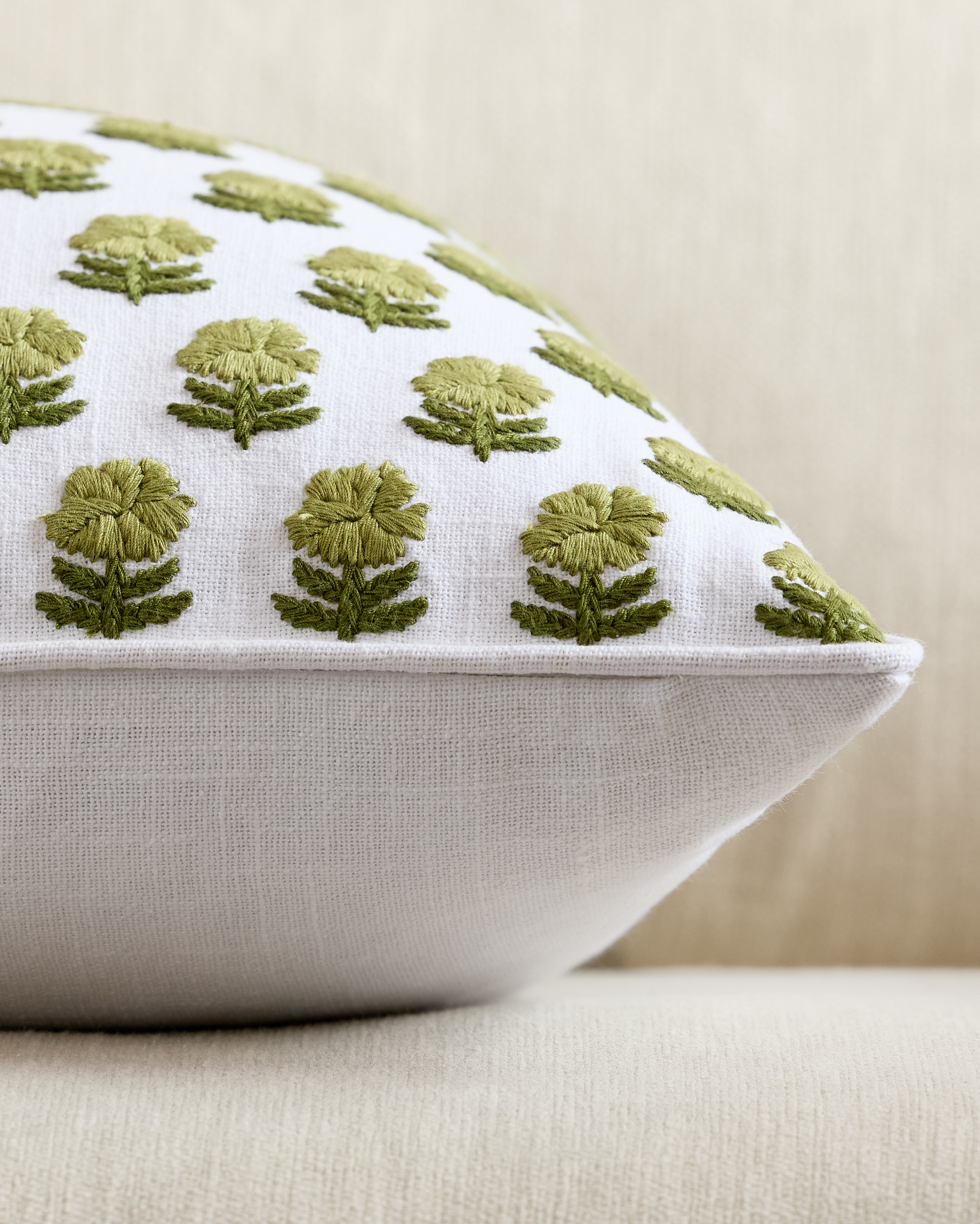 Embroidered Floral Cotton Pillow Cover - thumbnail 3
