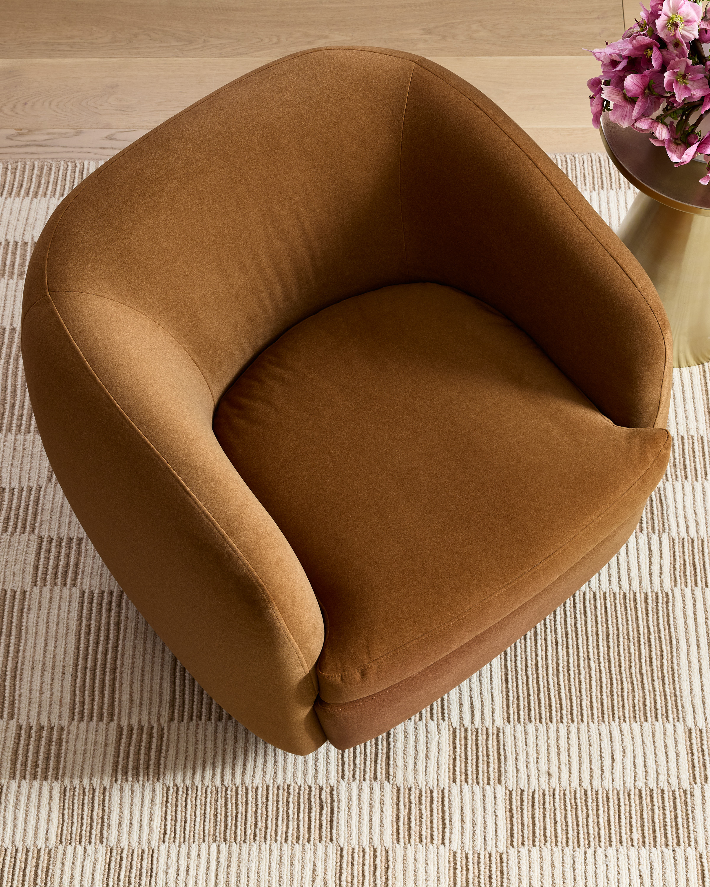 Performance Velvet Swivel Chair - Thumbnail 5
