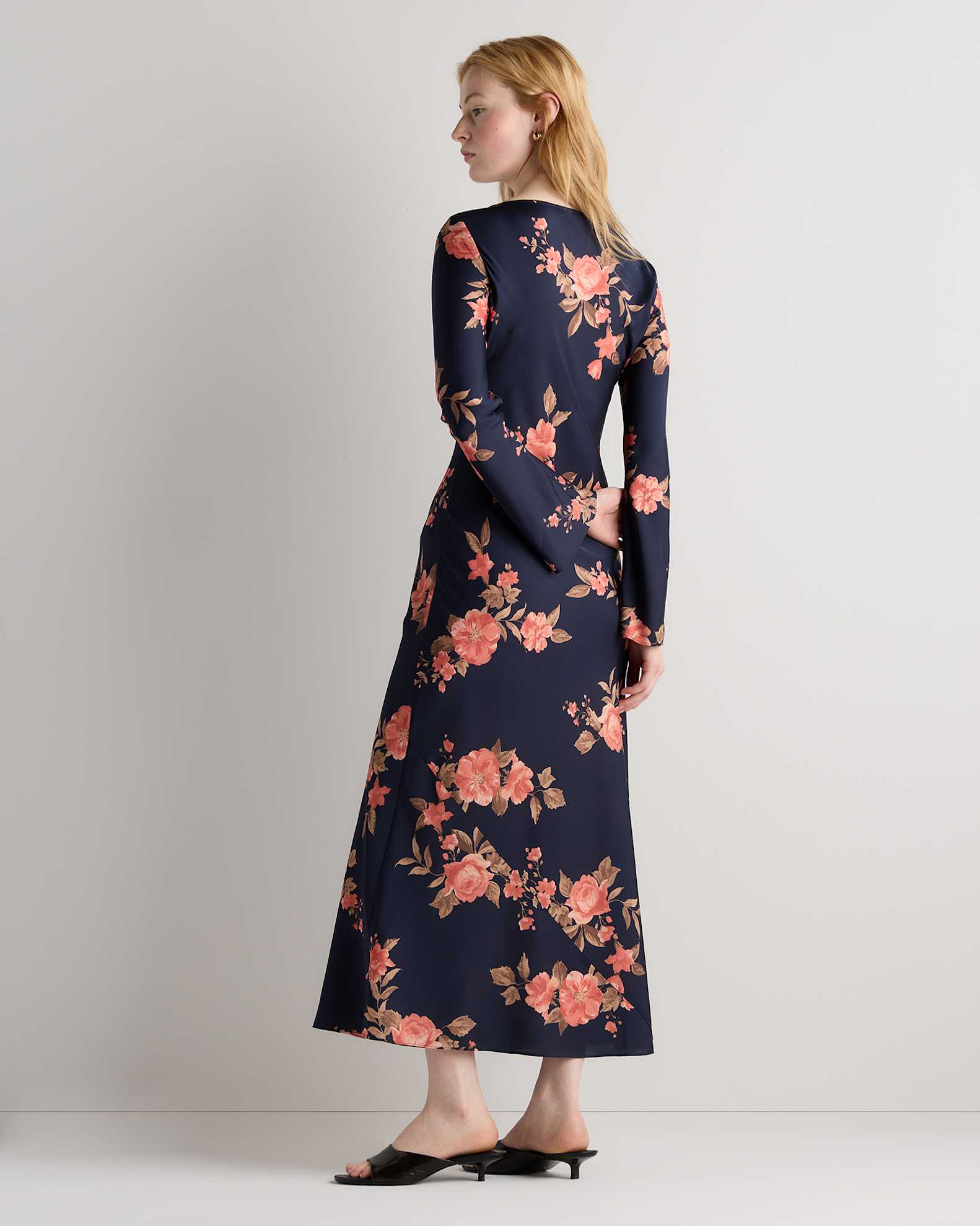 women's long sleeve flowy dress Fall Casual Dresses for Women Empire Waist V Neck Long Sleeve Maxi Ruffle Dress Wedding Guest Dress,Floral Black