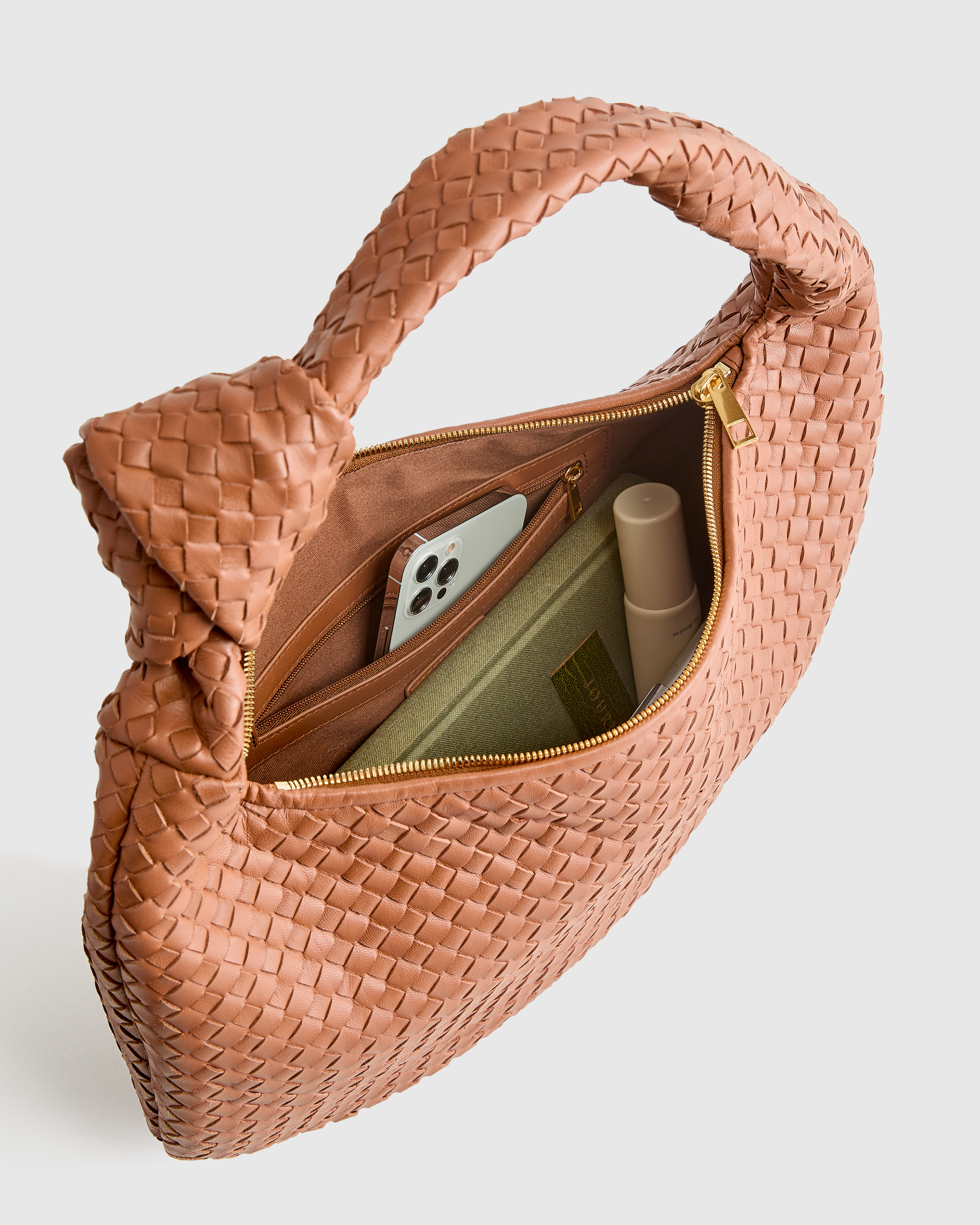 ★★Slouchy Shoulder Bag デイリーバッグ Chateau Slouchy Distressed Shoulder Bag – Most Wanted USA