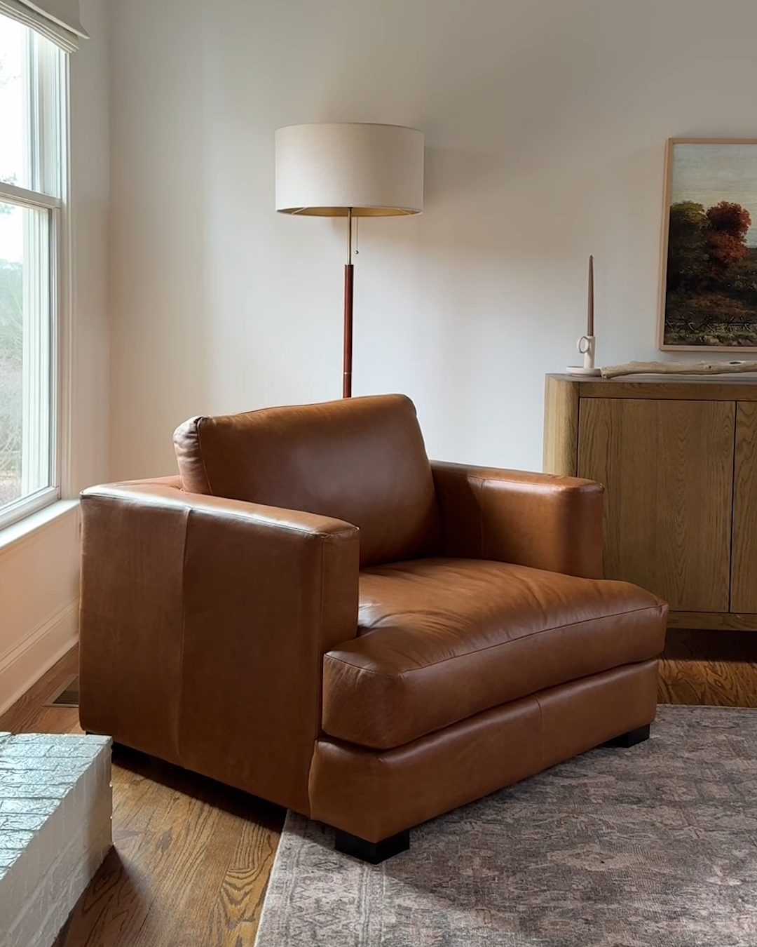 Sierra Curved Arm Accent Chair in Leather - PDP Video Thumbnail (Auburn, 4x5)