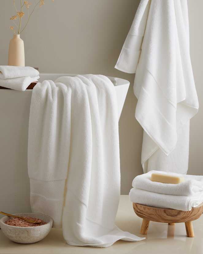 Towels UltraLuxePlush White Bundle 2285
