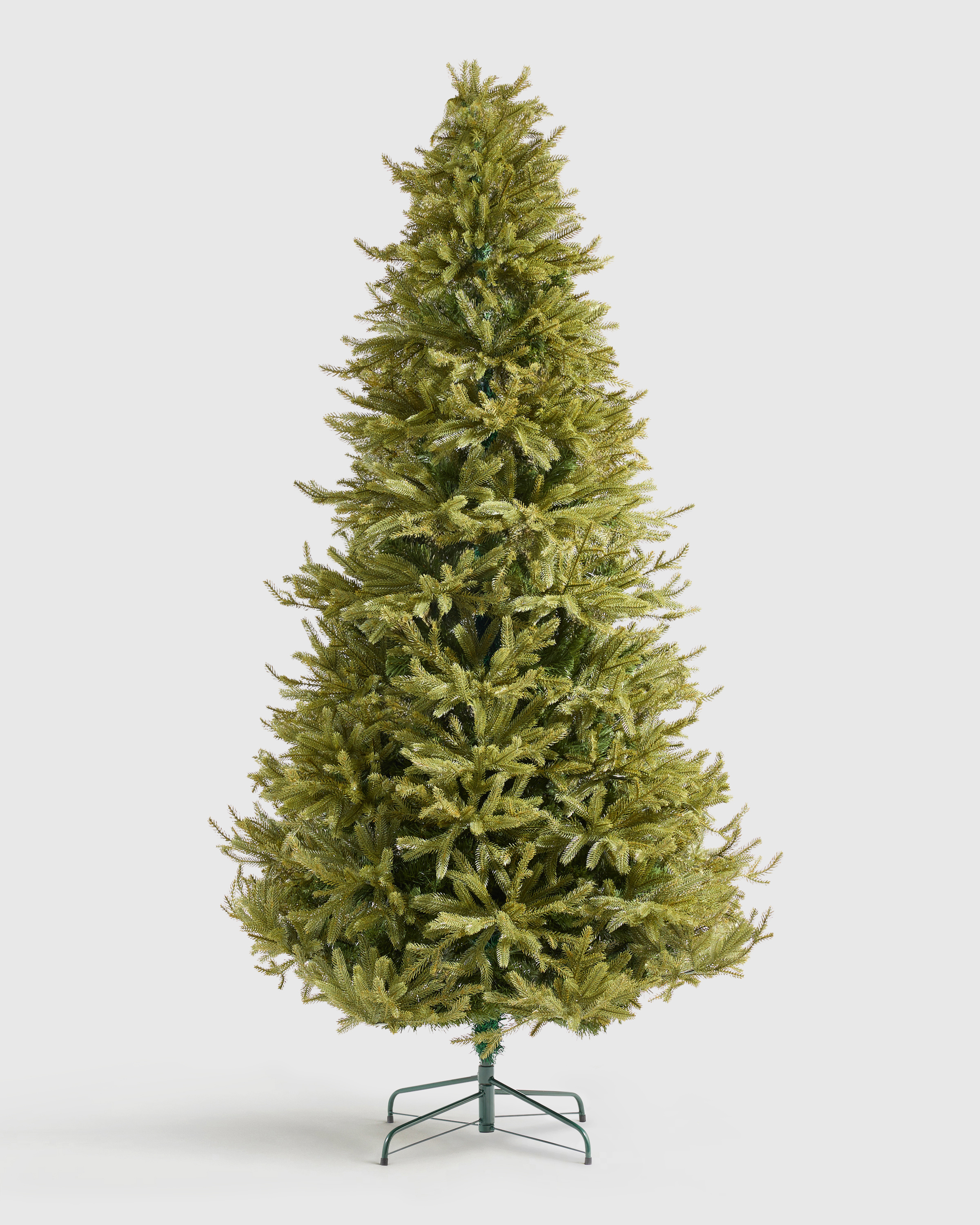 Forest Green Spruce Artificial Christmas Tree: Unlit