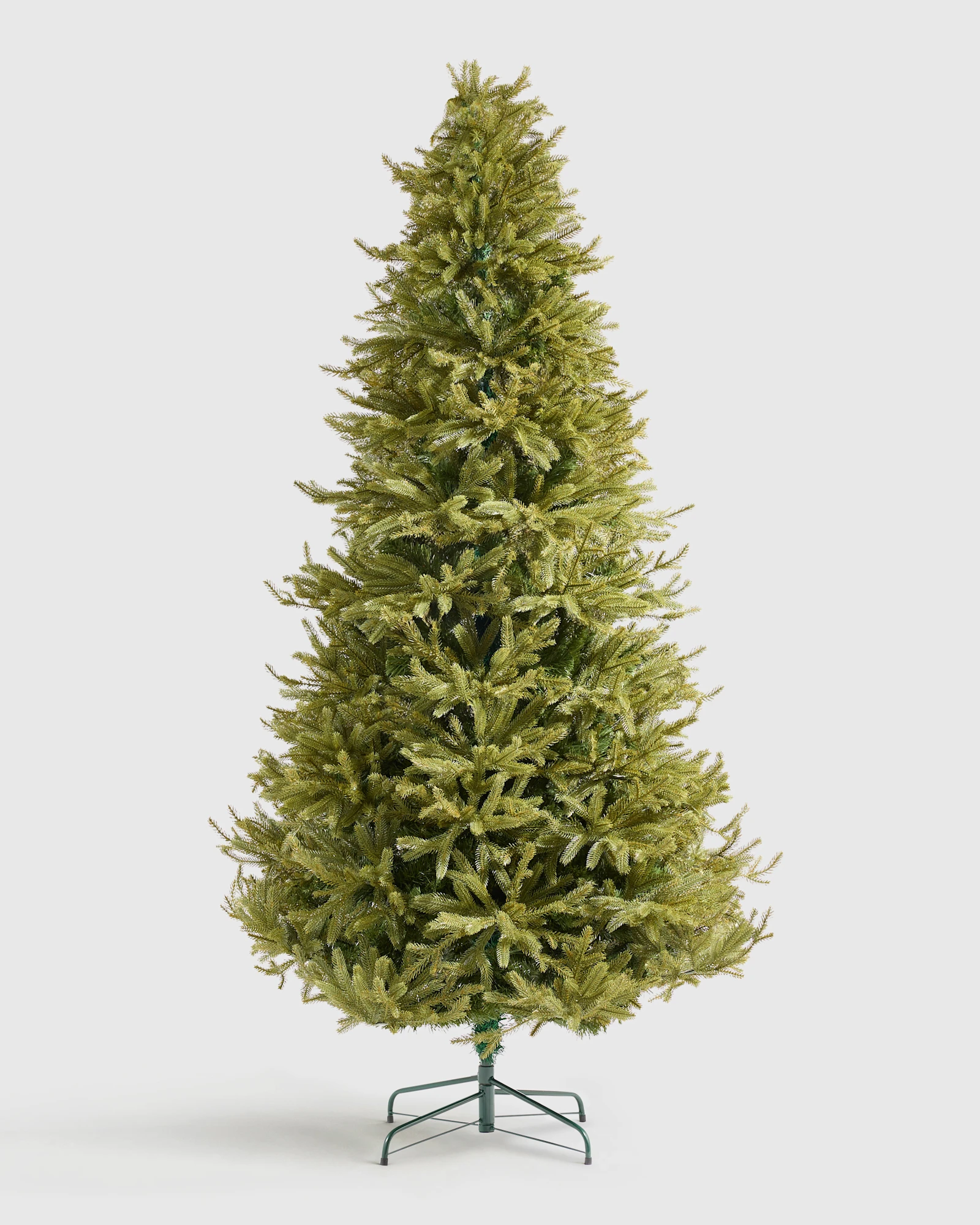 Spruce Artificial Christmas Tree: Unlit