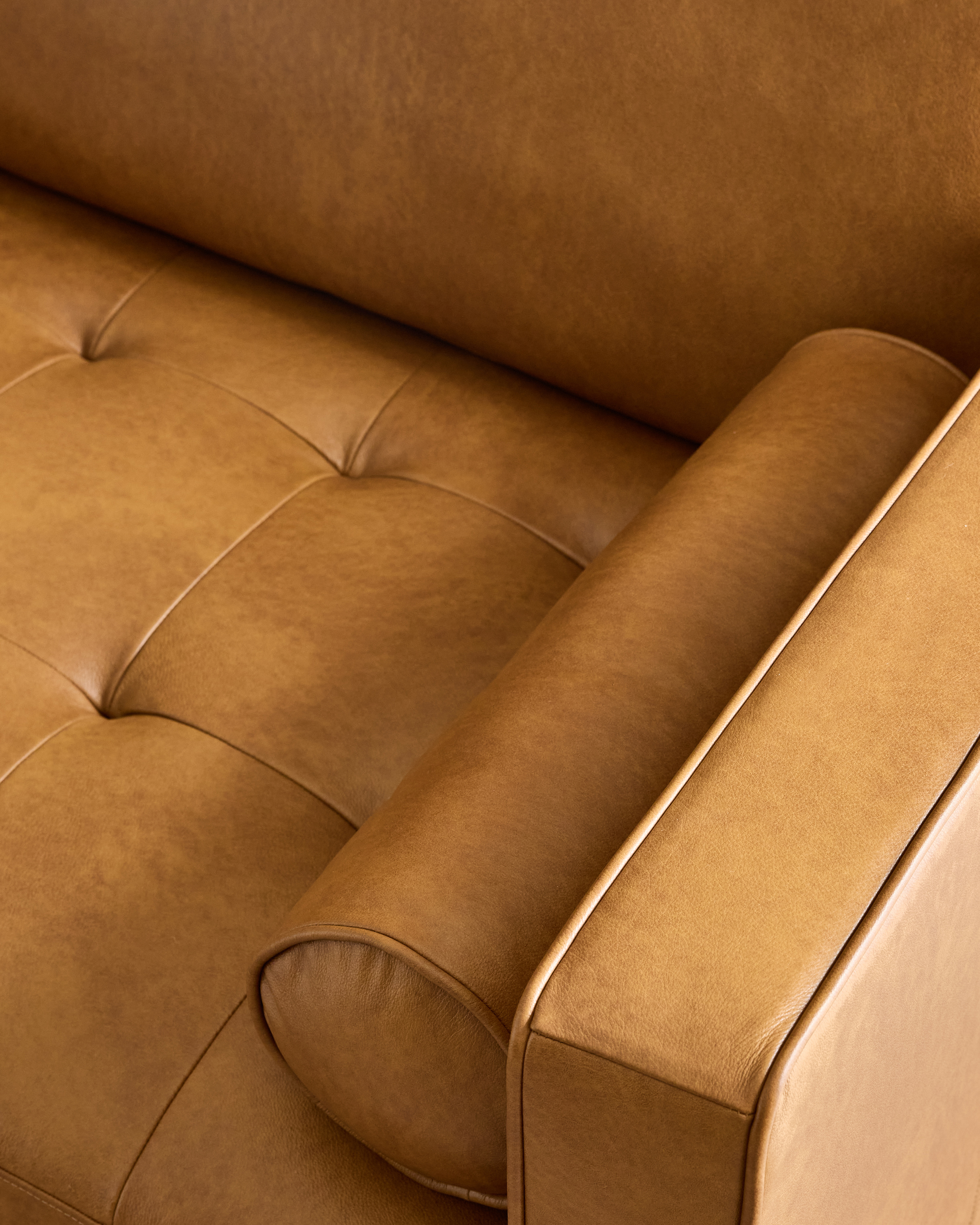 Italian Leather Midcentury Sofa - thumbnail 8