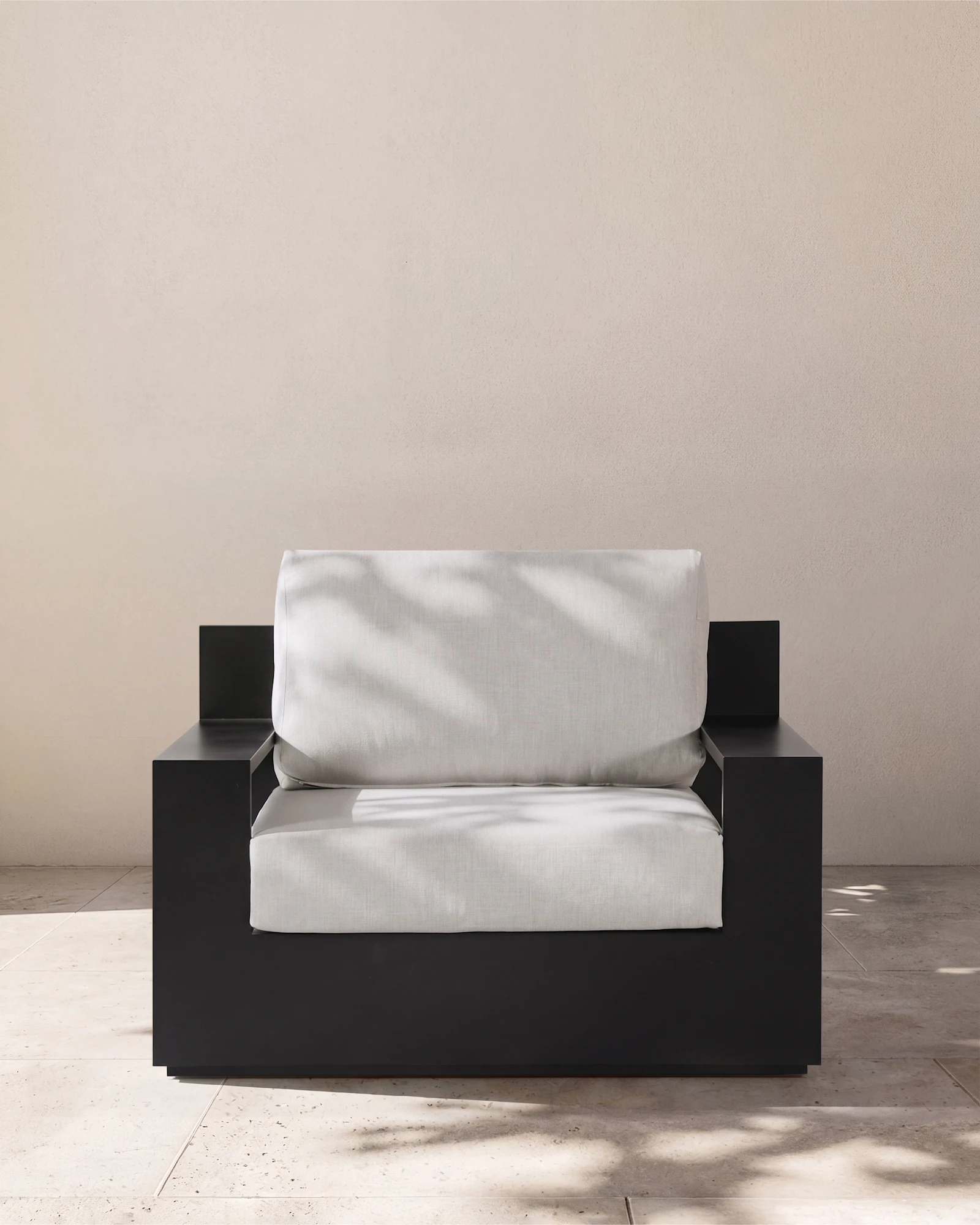 Powder-Coated Aluminum Outdoor Swivel Lounge Chair in Dark Charcoal