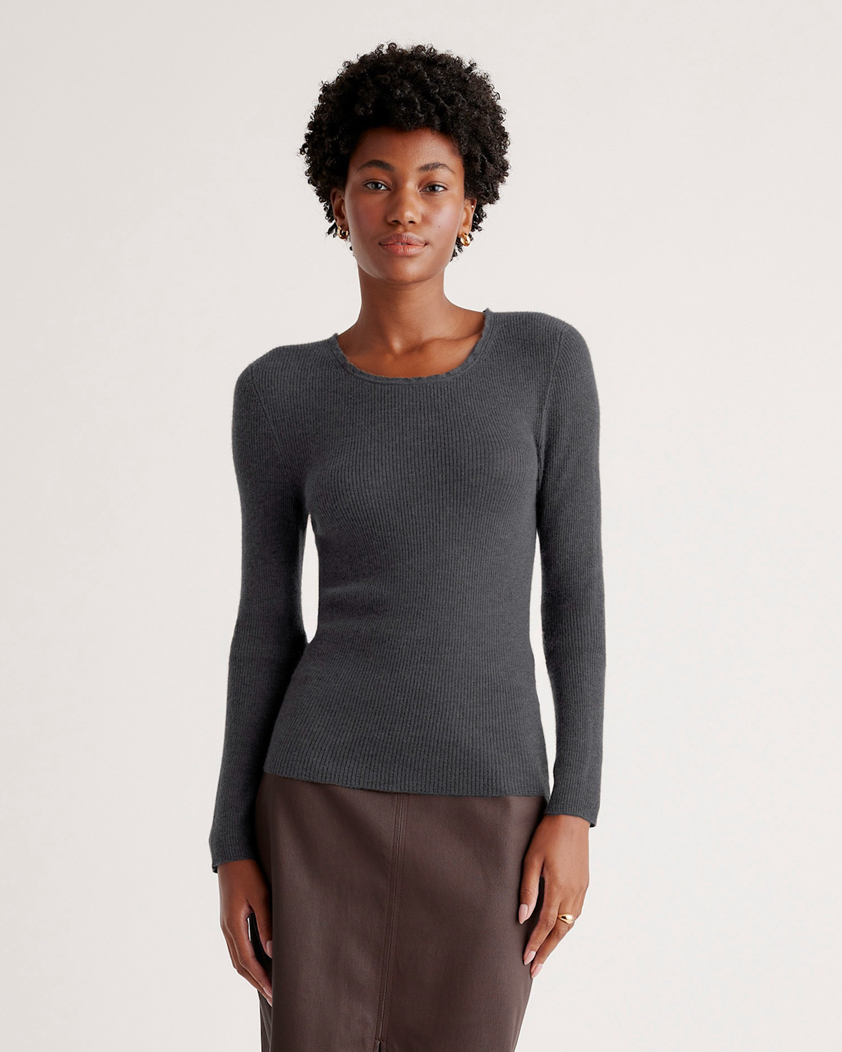 Quince Featherweight Cashmere Ribbed Crewneck Sweater in Charcoal