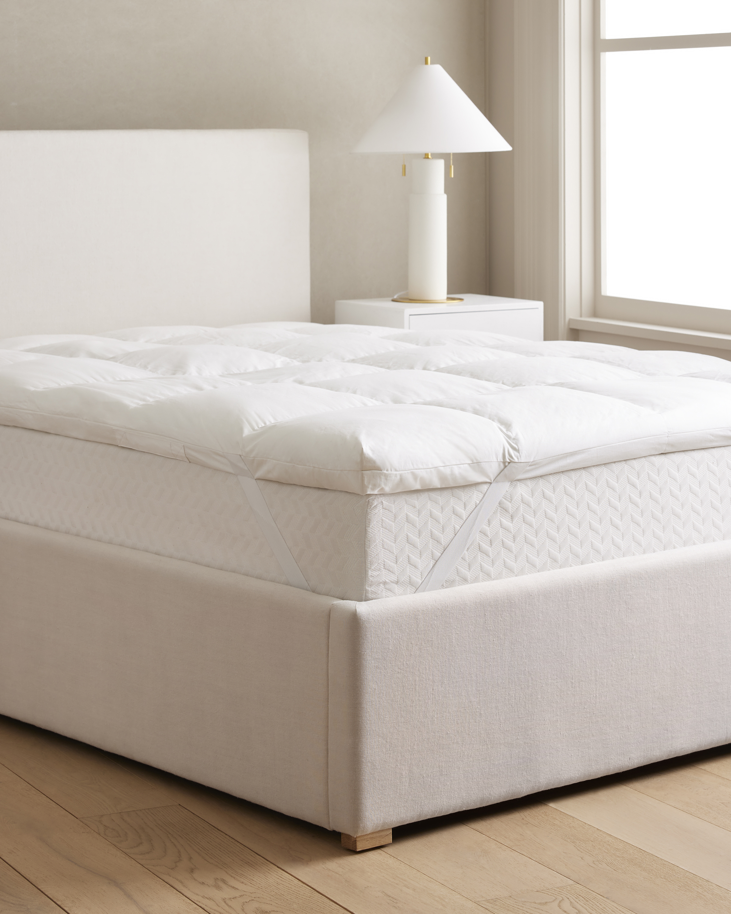 White Premium Down Alternative Mattress Topper