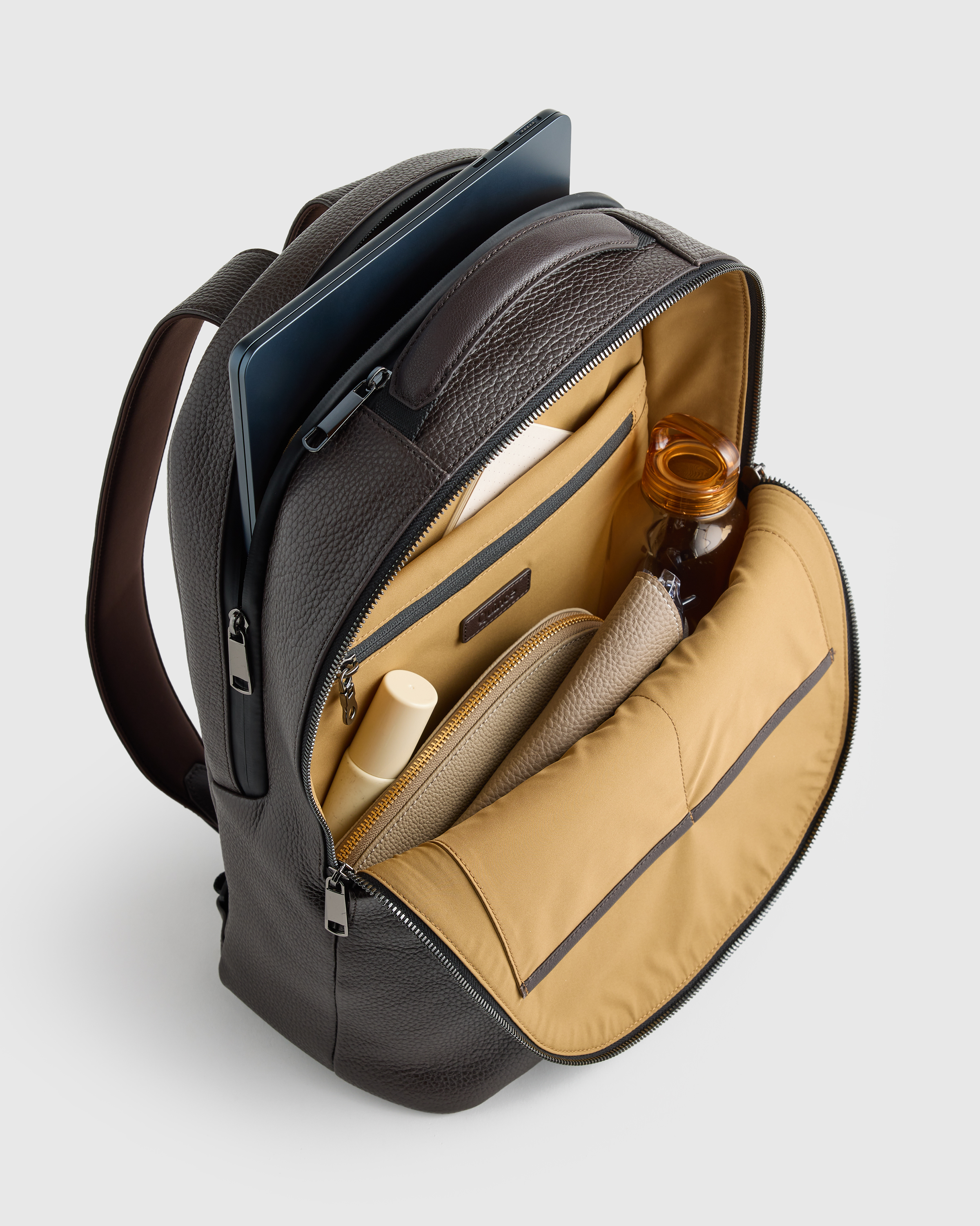 Quince Italian Leather Laptop Backpack Excursion Italian Leather Laptop Backpack in Black main image 3