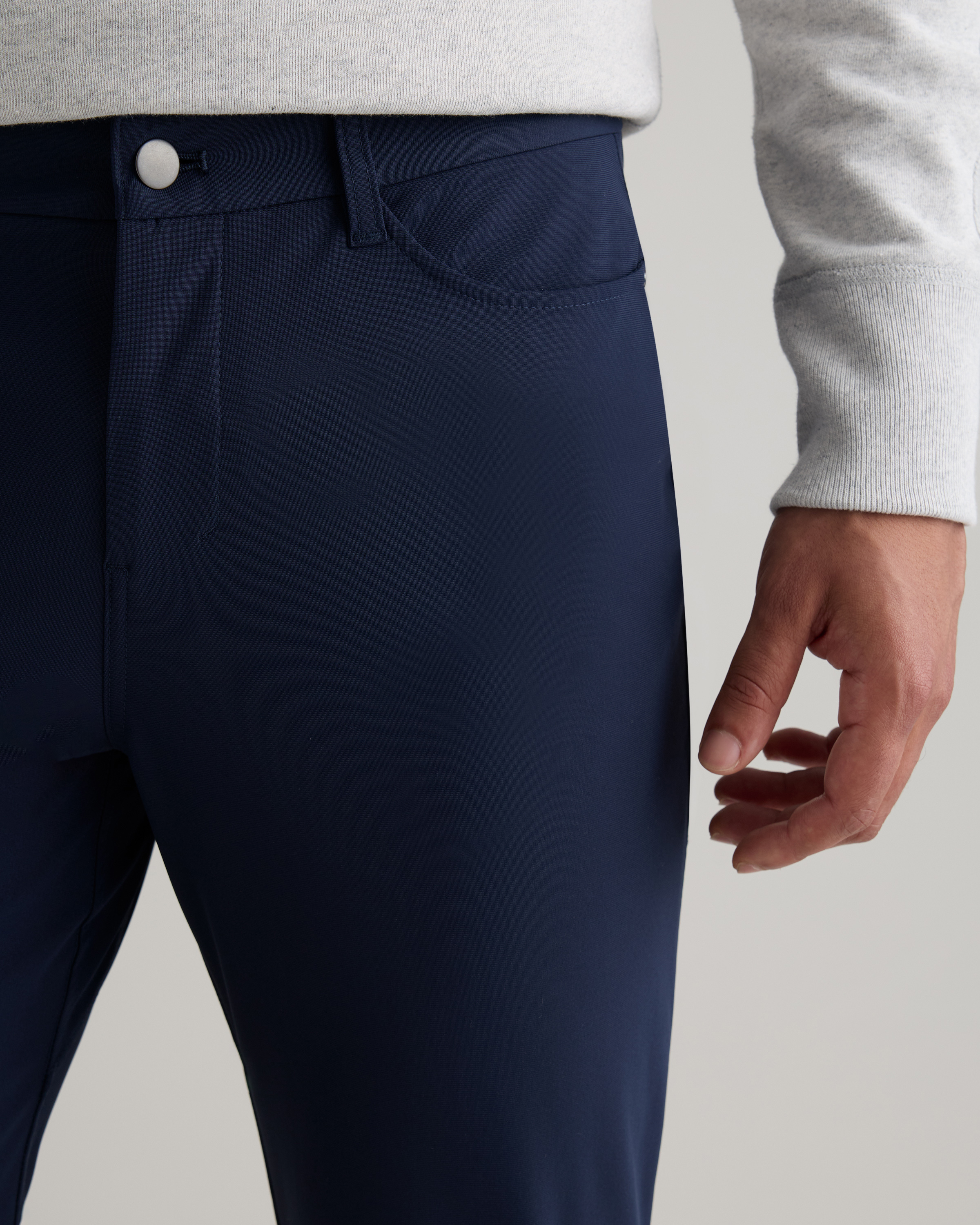 Mens Everyday 5-Pocket Tech Pant - Classic Fit in Deep Navy
