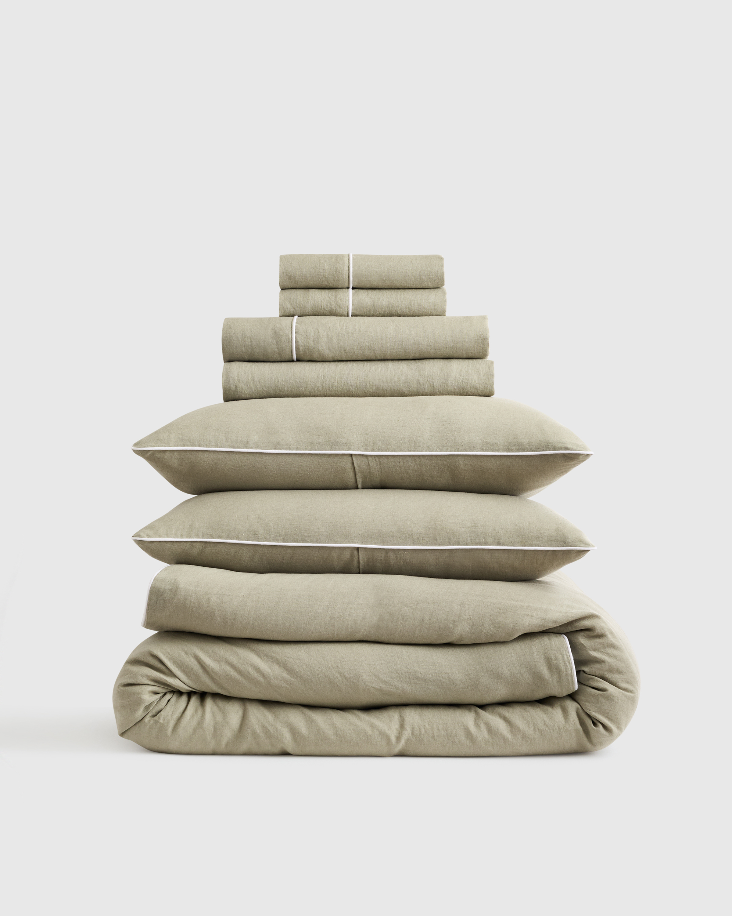 european linen piped deluxe bedding bundle, willowleaf/white, queen