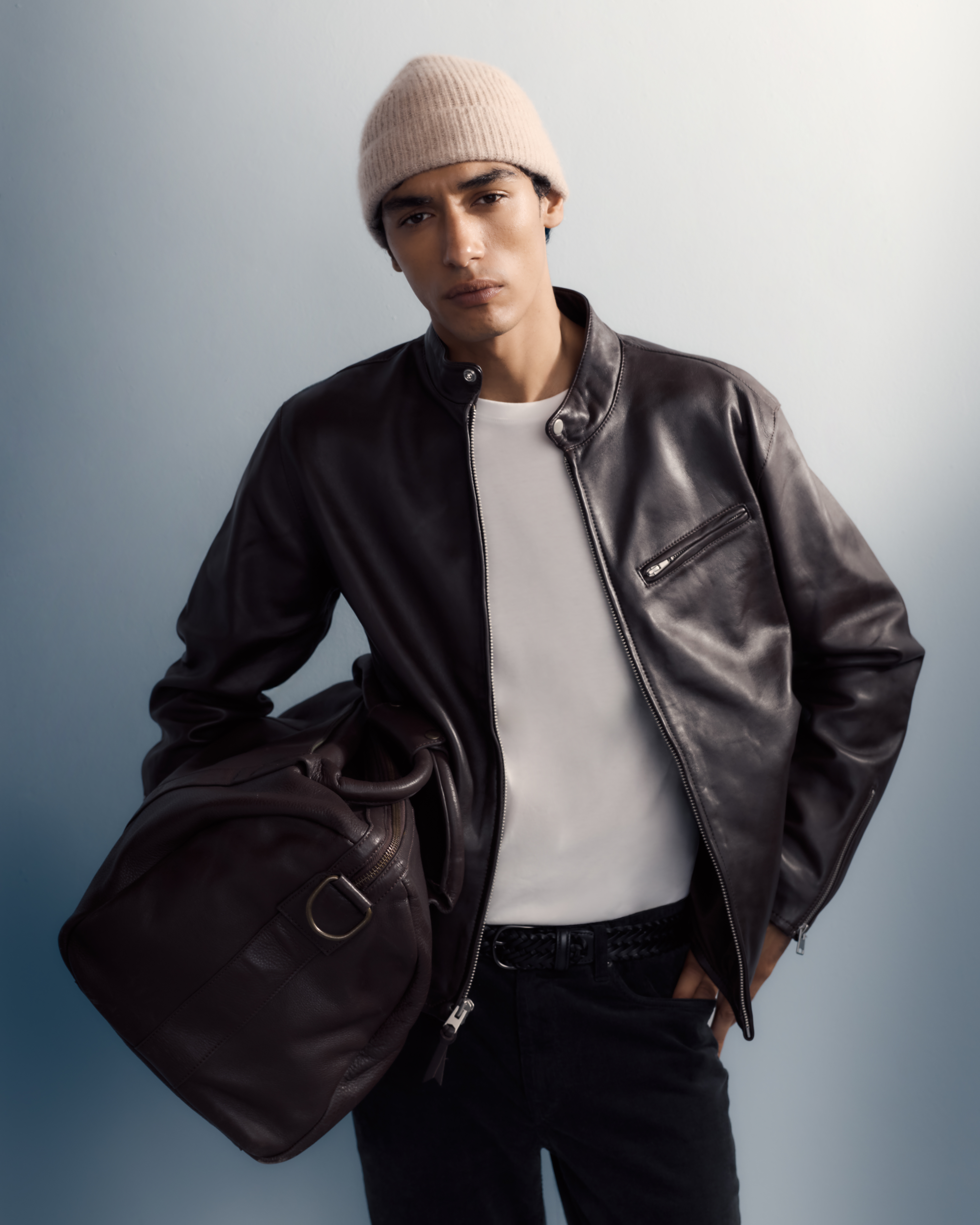 Matthew_Henson_Editorial_13-1998_075_EDITED