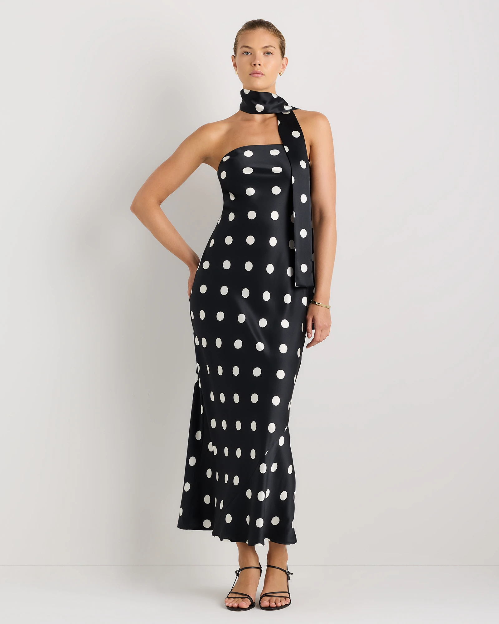 strapless scarf maxi dress Blue Detail Ruched An elegant scarf detail elevates the design with a touch of sophistication and movement Rosalia Bandeau Large Floral Maxi