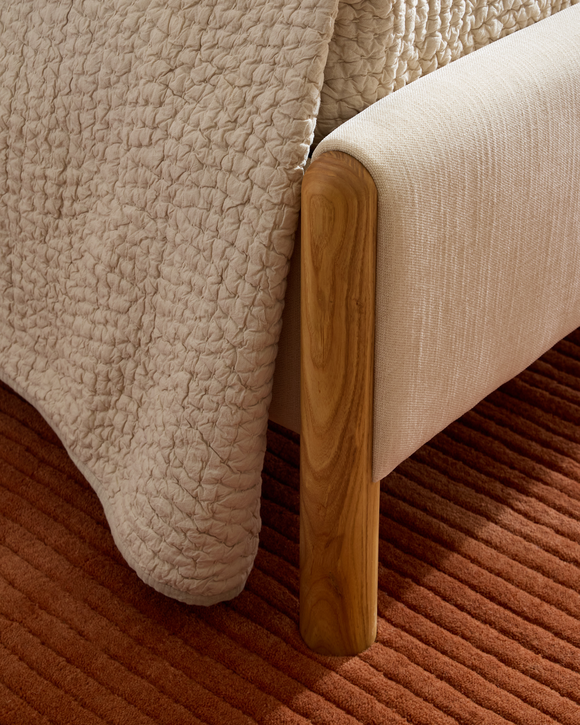 Performance Boucle Shelter Bed