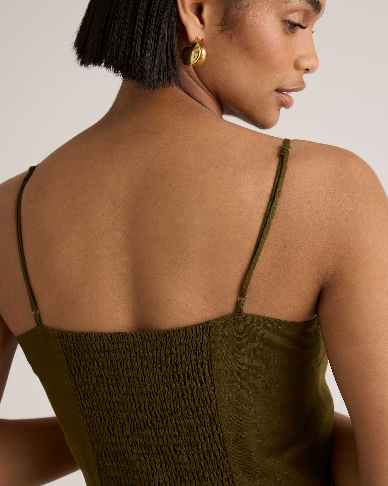 Quince Women's European Linen Scoop Neck Midi Dress, Martini Olive, Size Large - Breathable & Lightweight Quince Women's European Linen Scoop Neck Midi Dress, Martini Olive, Size Large - Breathable & Lightweight