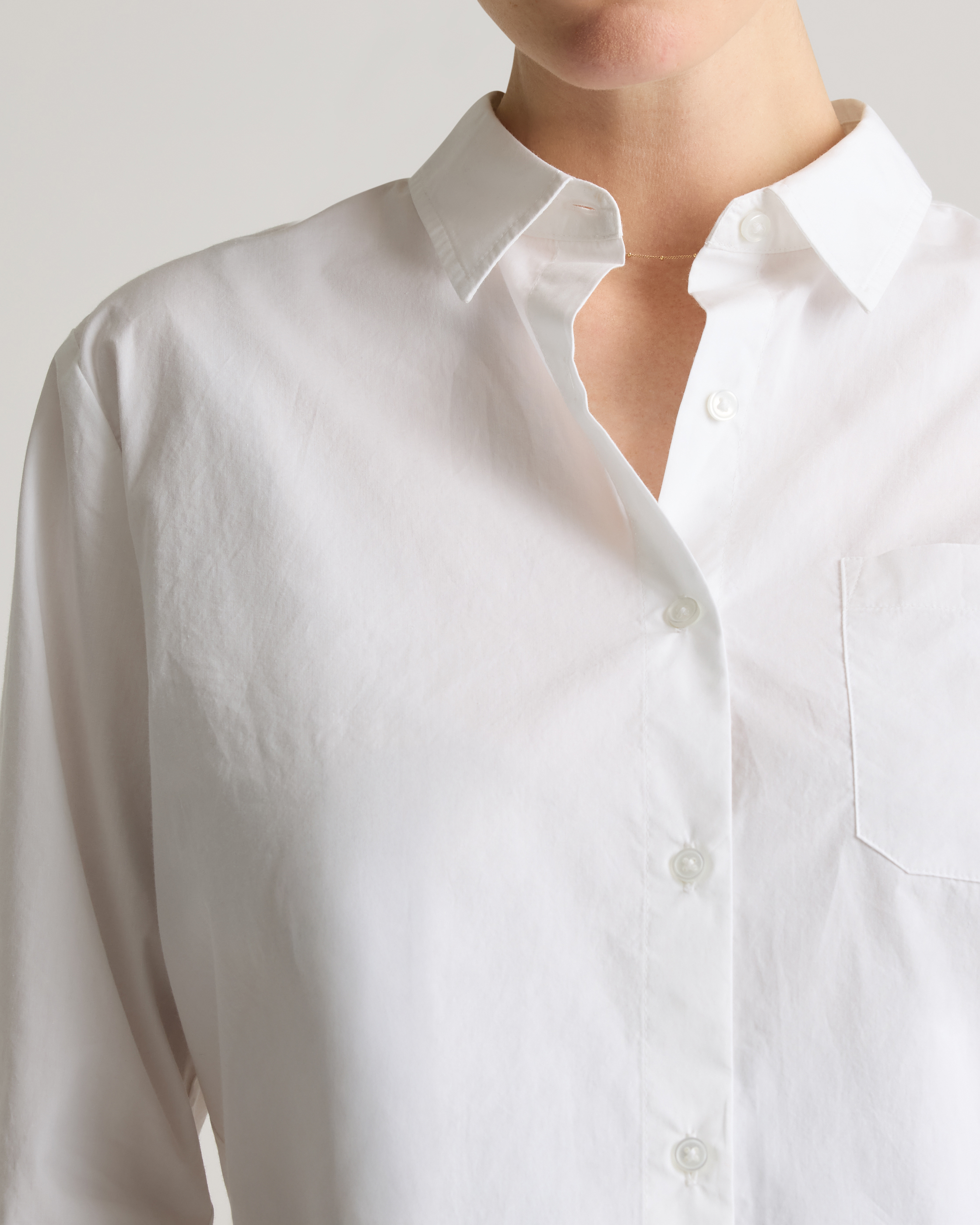 売れ筋商品|||マザーフッドマタニティ カットソー トップス レディース Maternity Long Sleeve Button-Up Poplin Shirt - Motherhood White 100% Organic Cotton Poplin Maternity Long Sleeve Shirt in