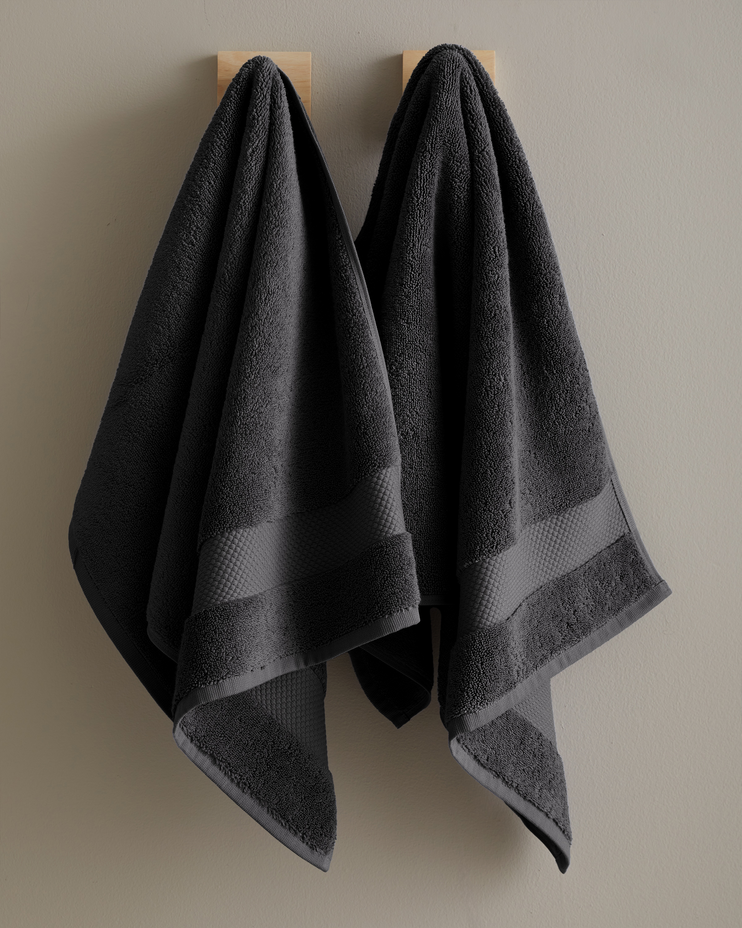 Towels UltraLuxePlush Charcoal HandTowels 2417